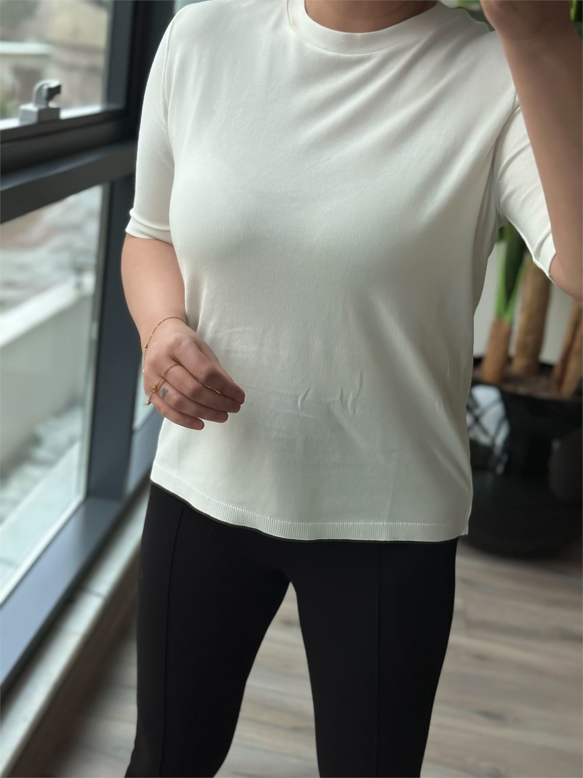 Basic Yaka Kısa Kollu Triko EKRU