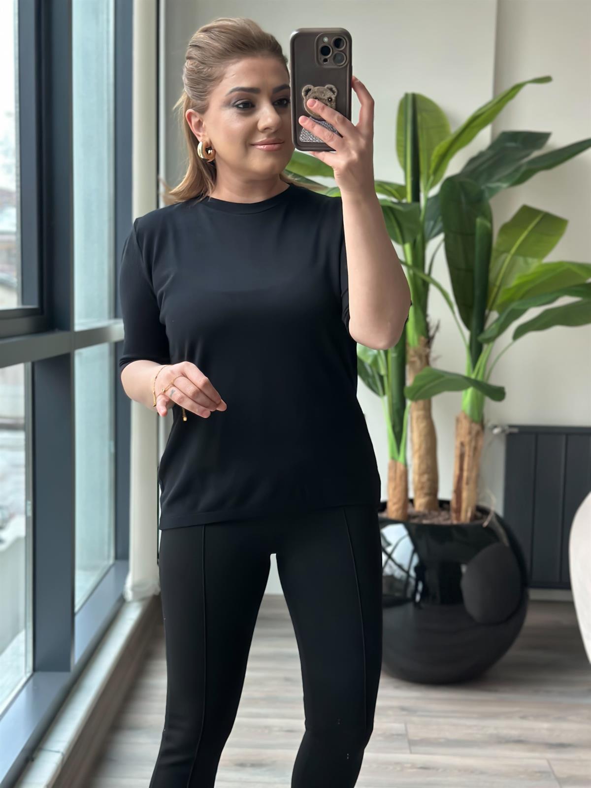 Basic Yaka Kısa Kollu Triko SİYAH