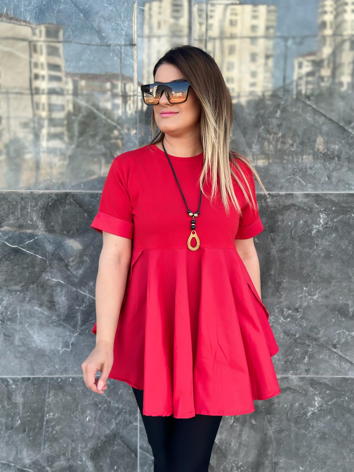 Bisiklet Yaka Yırtmaçlı Poplin Detaylı Tasarım Tshirt KIRMIZI