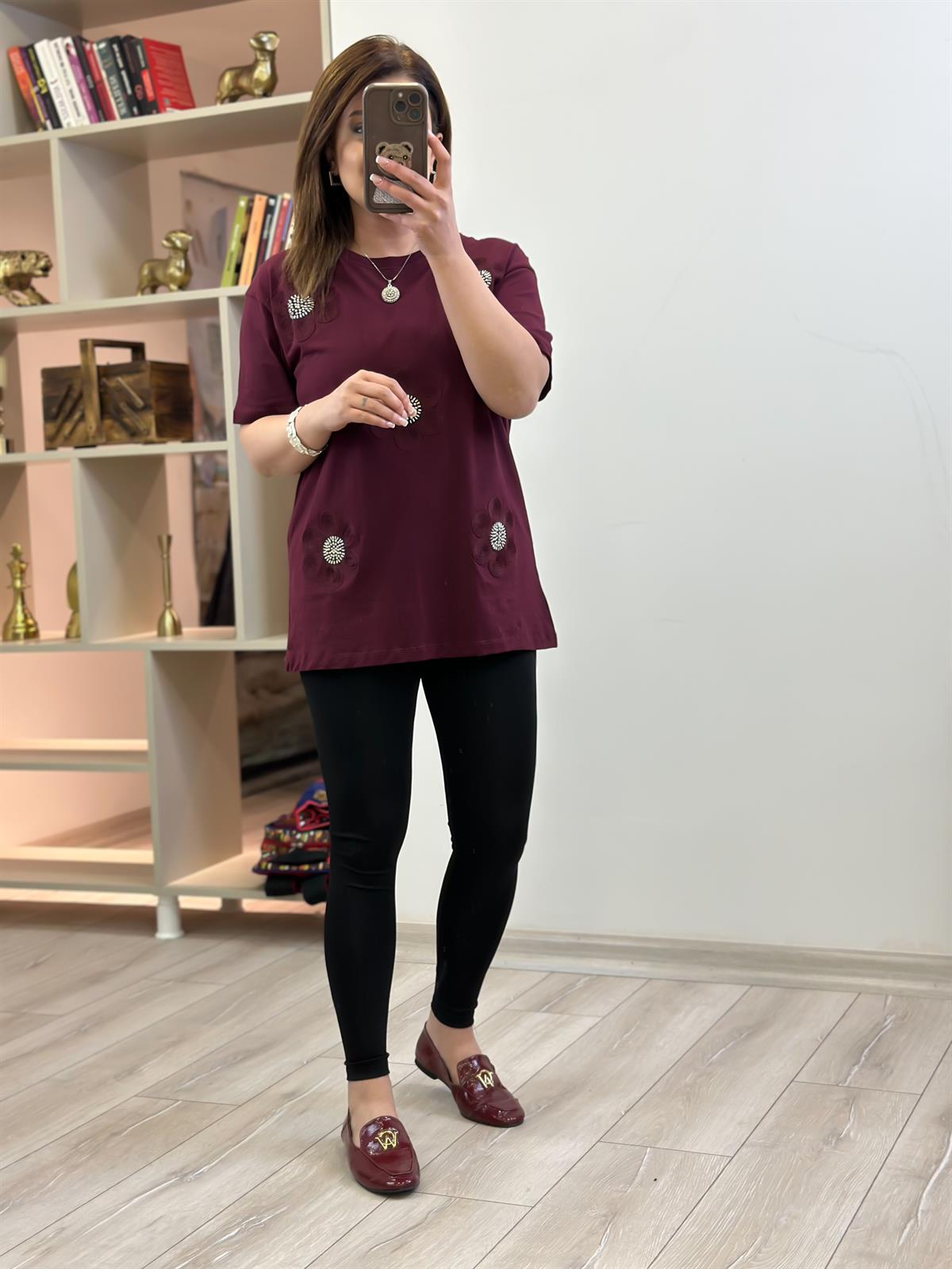 Çiçek Detaylı Taşlı Tshirt BORDO
