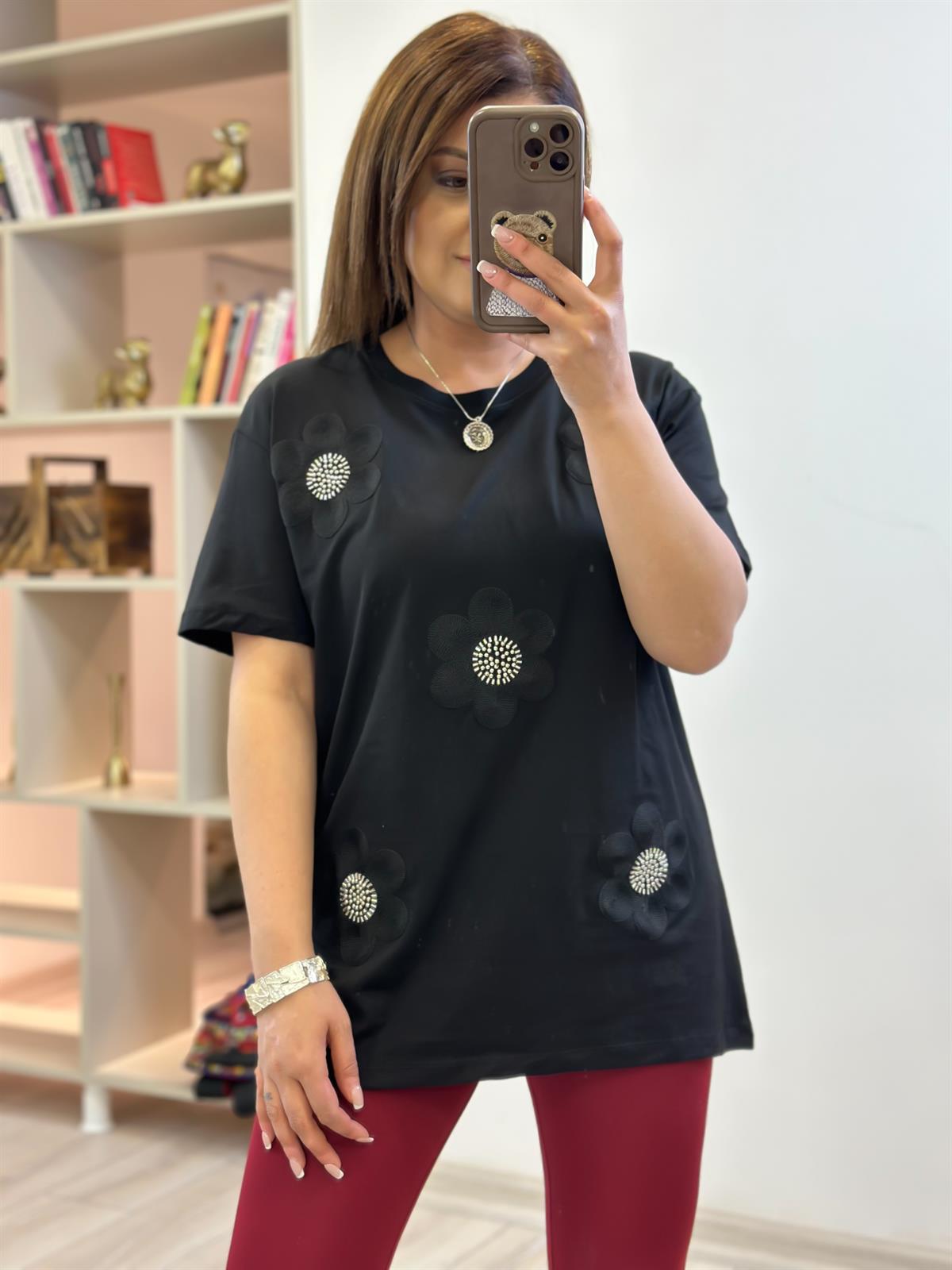 Çiçek Detaylı Taşlı Tshirt SİYAH