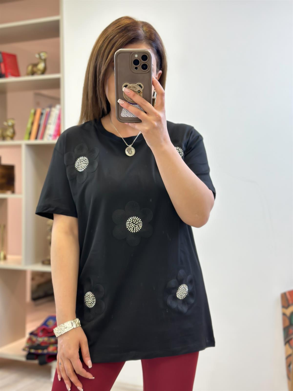 Çiçek Detaylı Taşlı Tshirt SİYAH