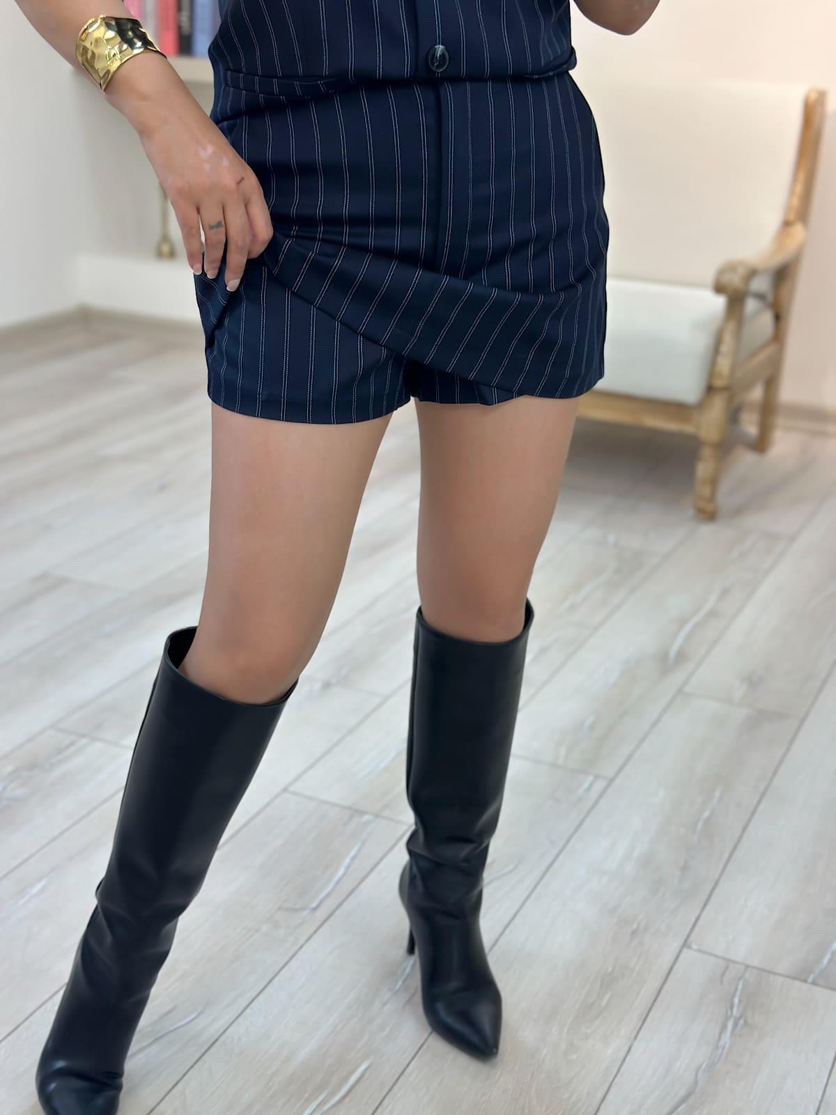 Çizgili Kemer Detaylı Şort Etek LACİVERT