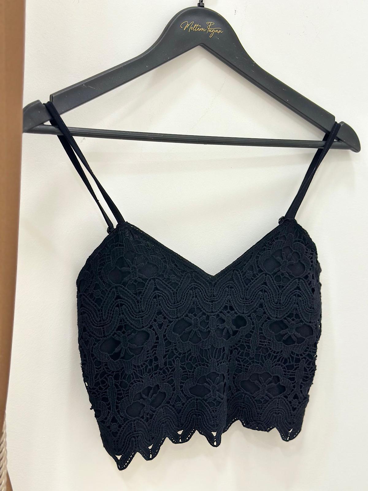 Dantel Detaylı Crop SİYAH
