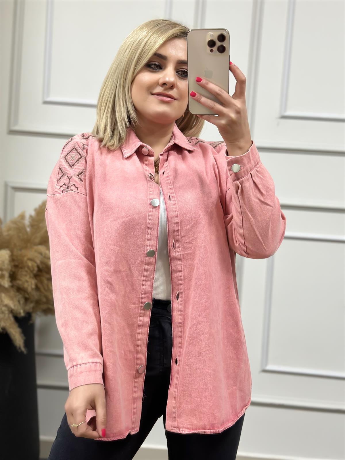Gabardin Yıkamalı Omuz Nakış Detaylı Gömlek PEMBE