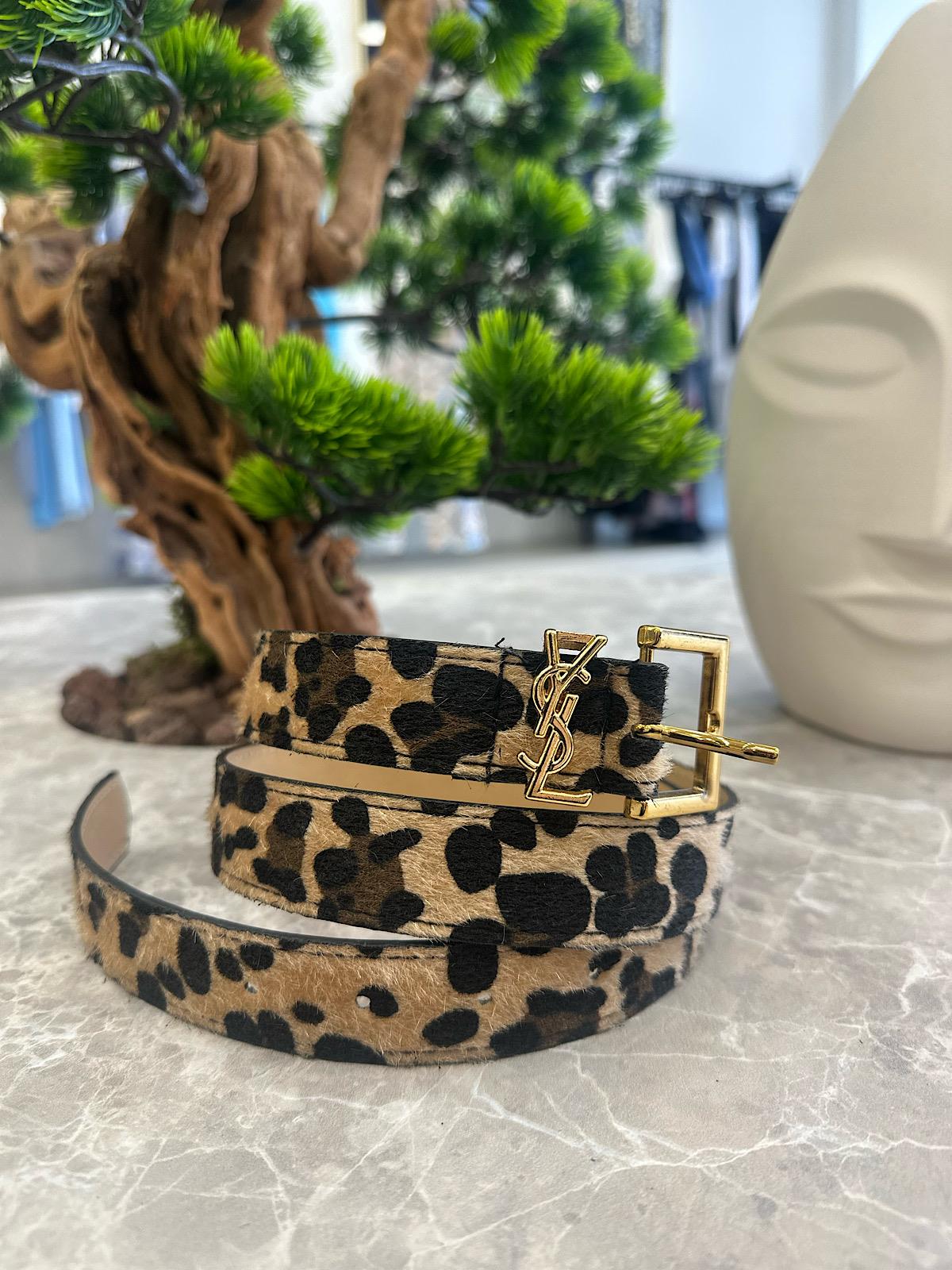 Gold Yazılı Kare Kemer LEOPAR