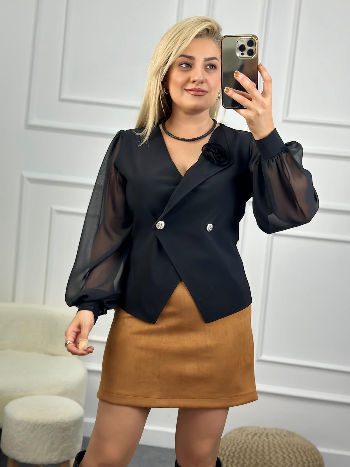Gül Detaylı Kolları Şifon Bluz SİYAH