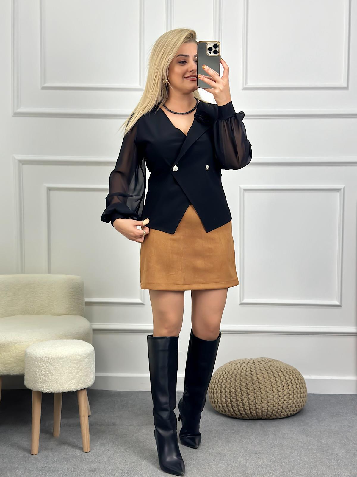 Gül Detaylı Kolları Şifon Bluz SİYAH