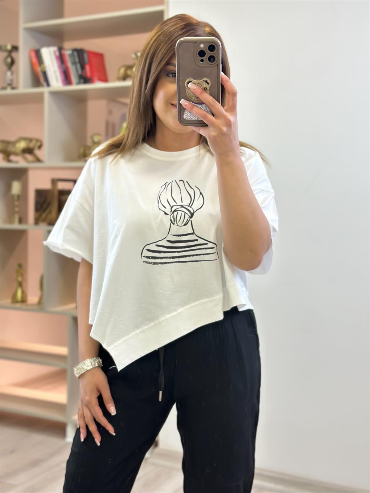 Kadın Figürlü Asimetrik Kesim Tshirt EKRU