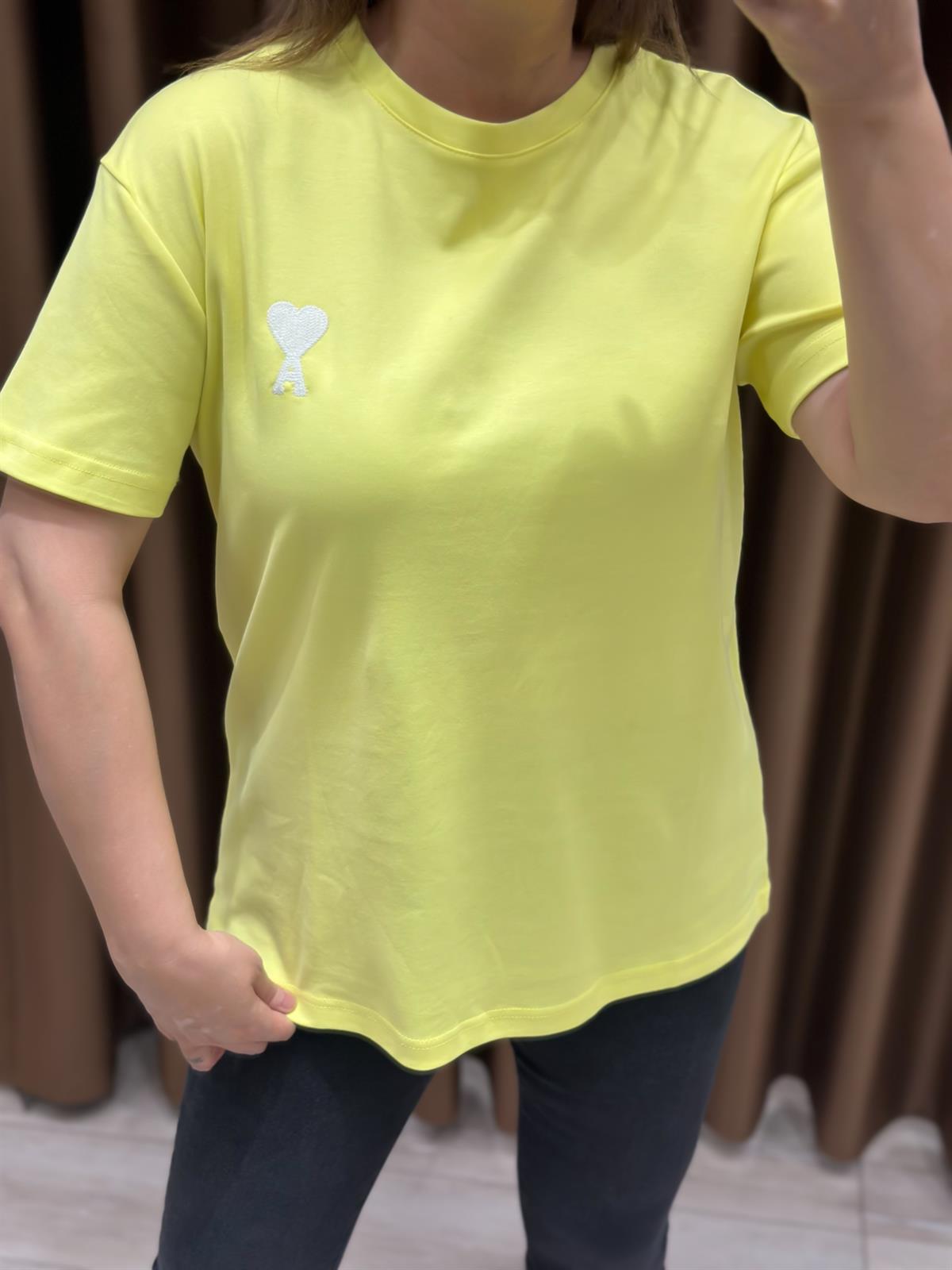 Kalp Detaylı Orjinal Marka Tshirt Sarı