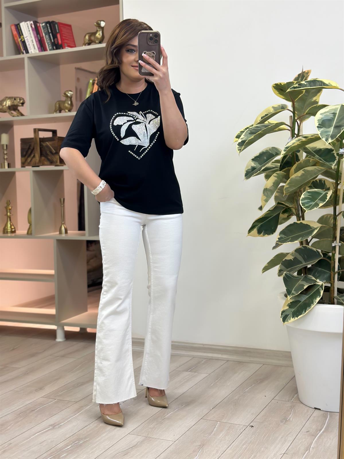 Kalp Taş Desenli Tshirt SİYAH