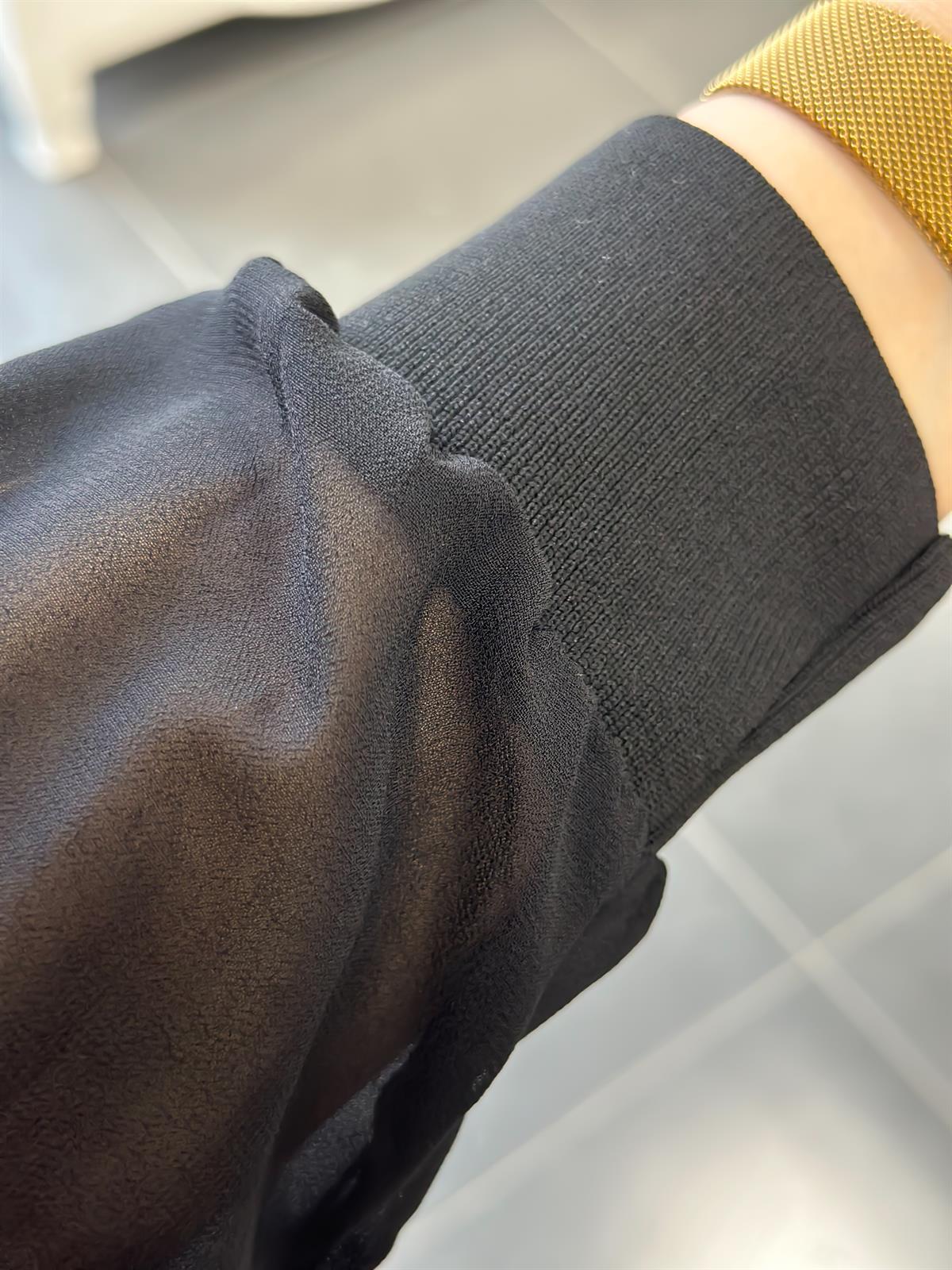 Kare Yaka Kolları Tül Triko SİYAH