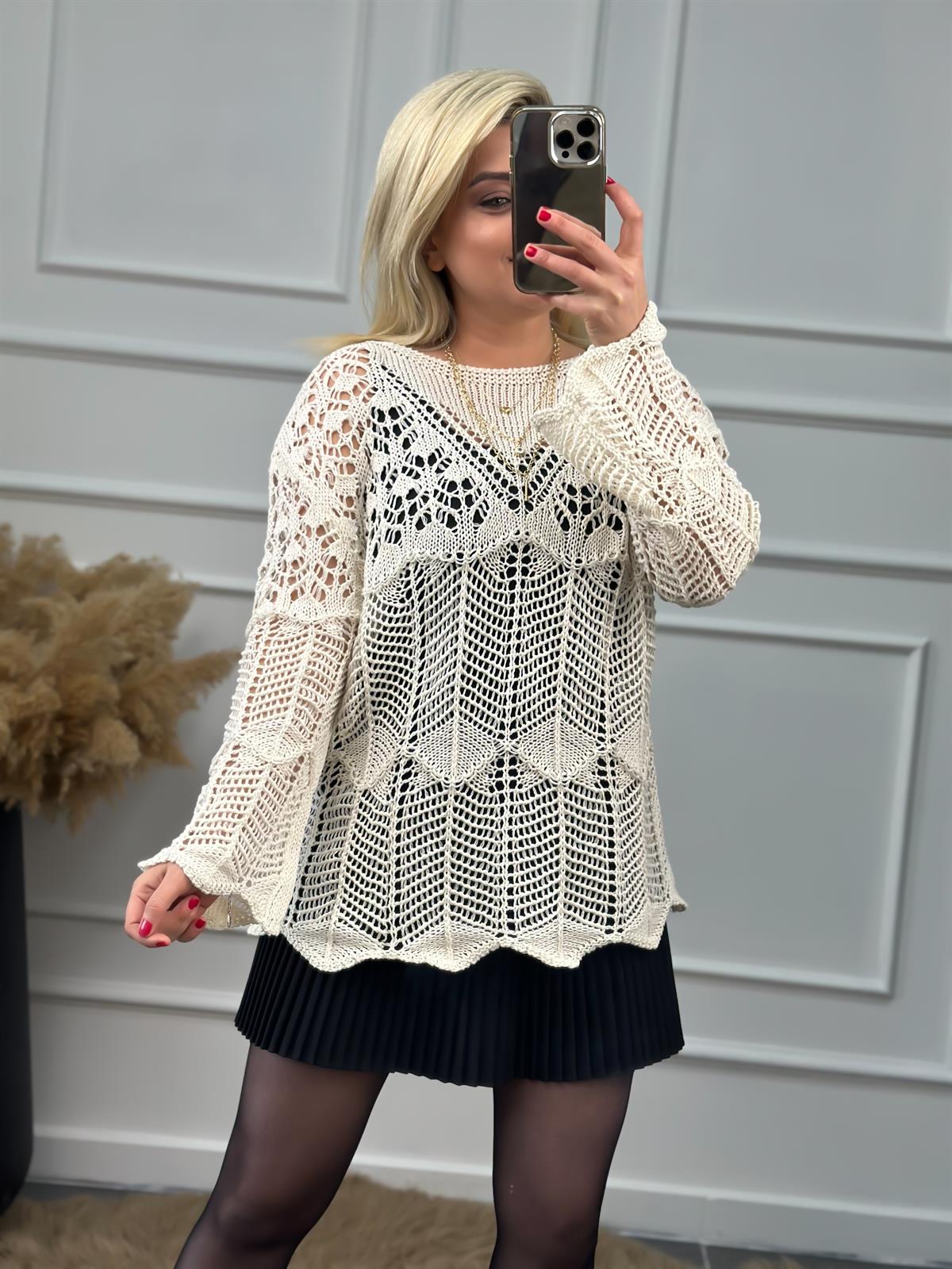 Kayık Yaka Desenli Kol Ve Etek Ucu Su Yolu Triko BEJ