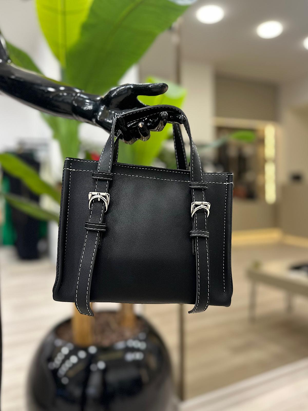 Kemer Detaylı Çanta SİYAH