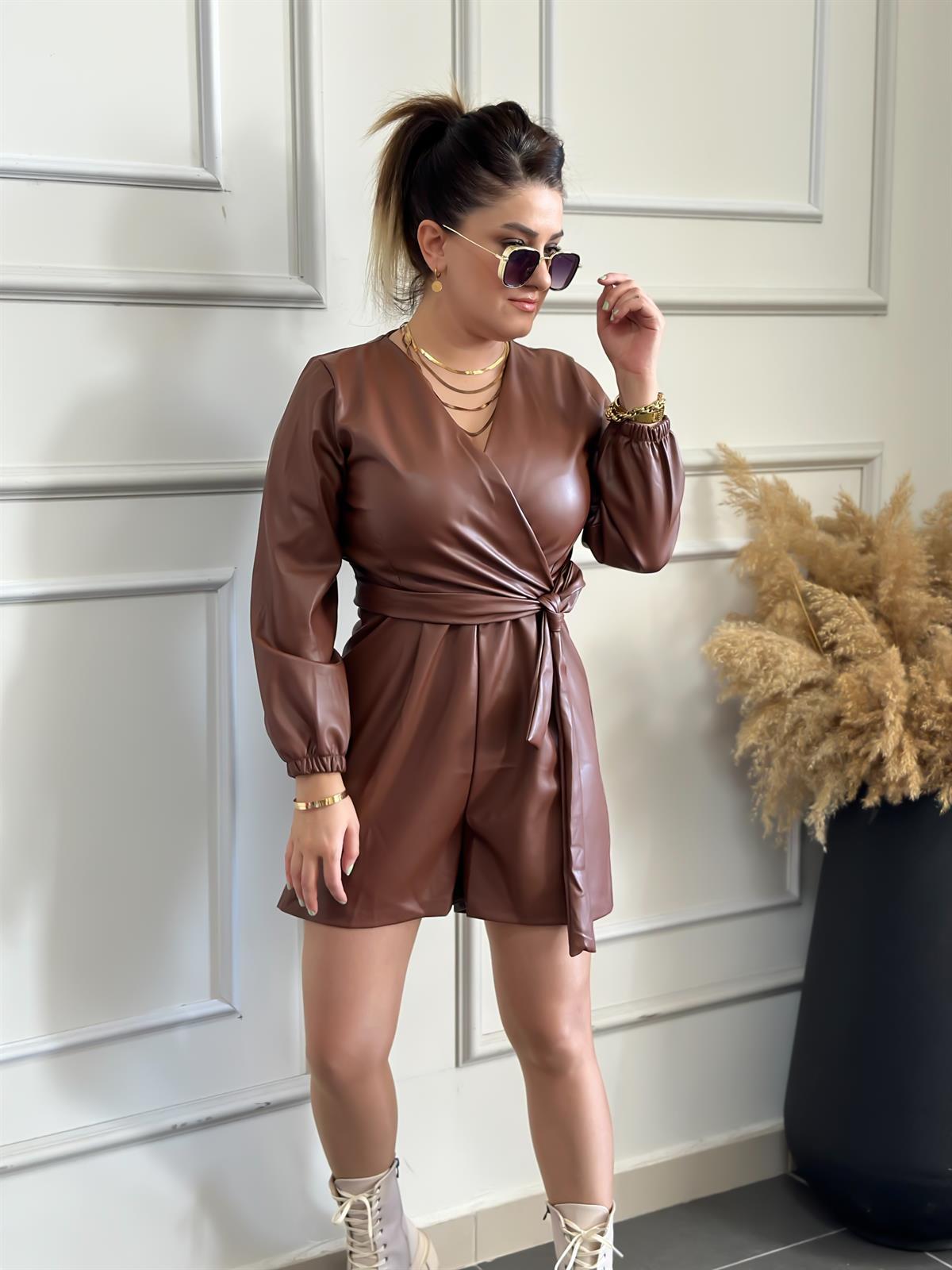 Kemerli Şortlu Deri Tulum TABA