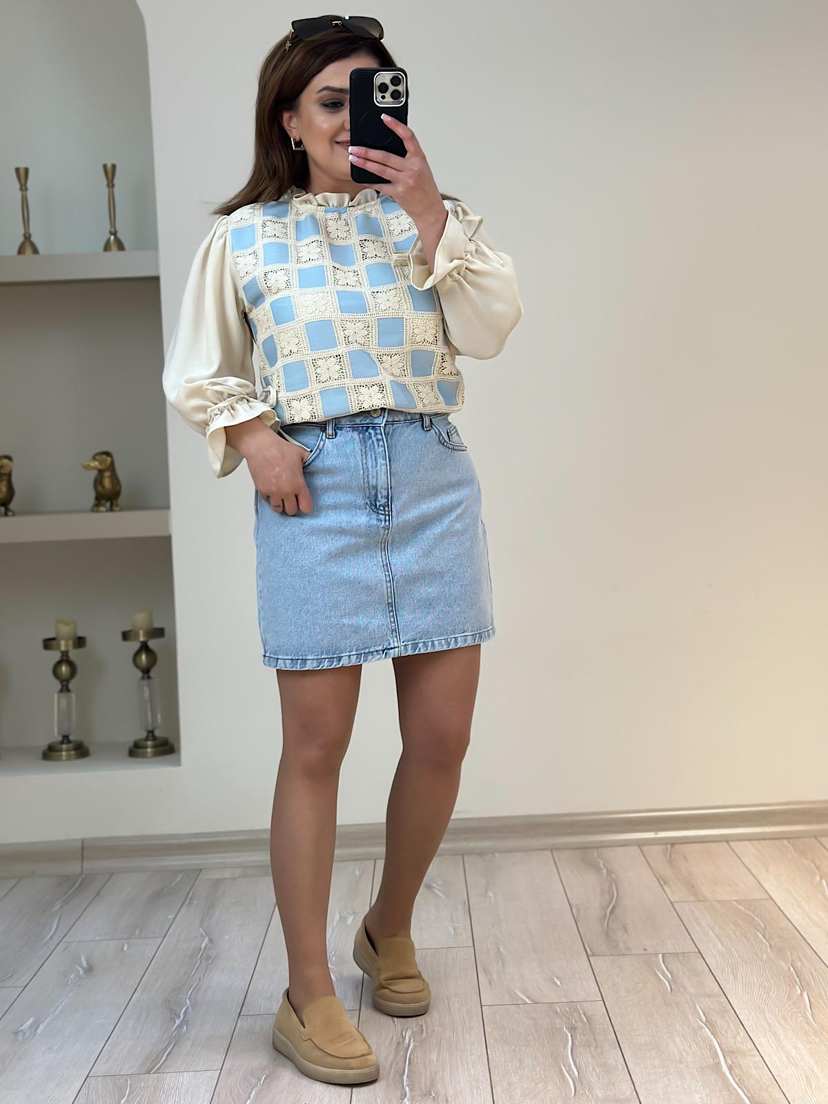 Kolları Büzgülü Dantel Detaylı Bluz MAVİ
