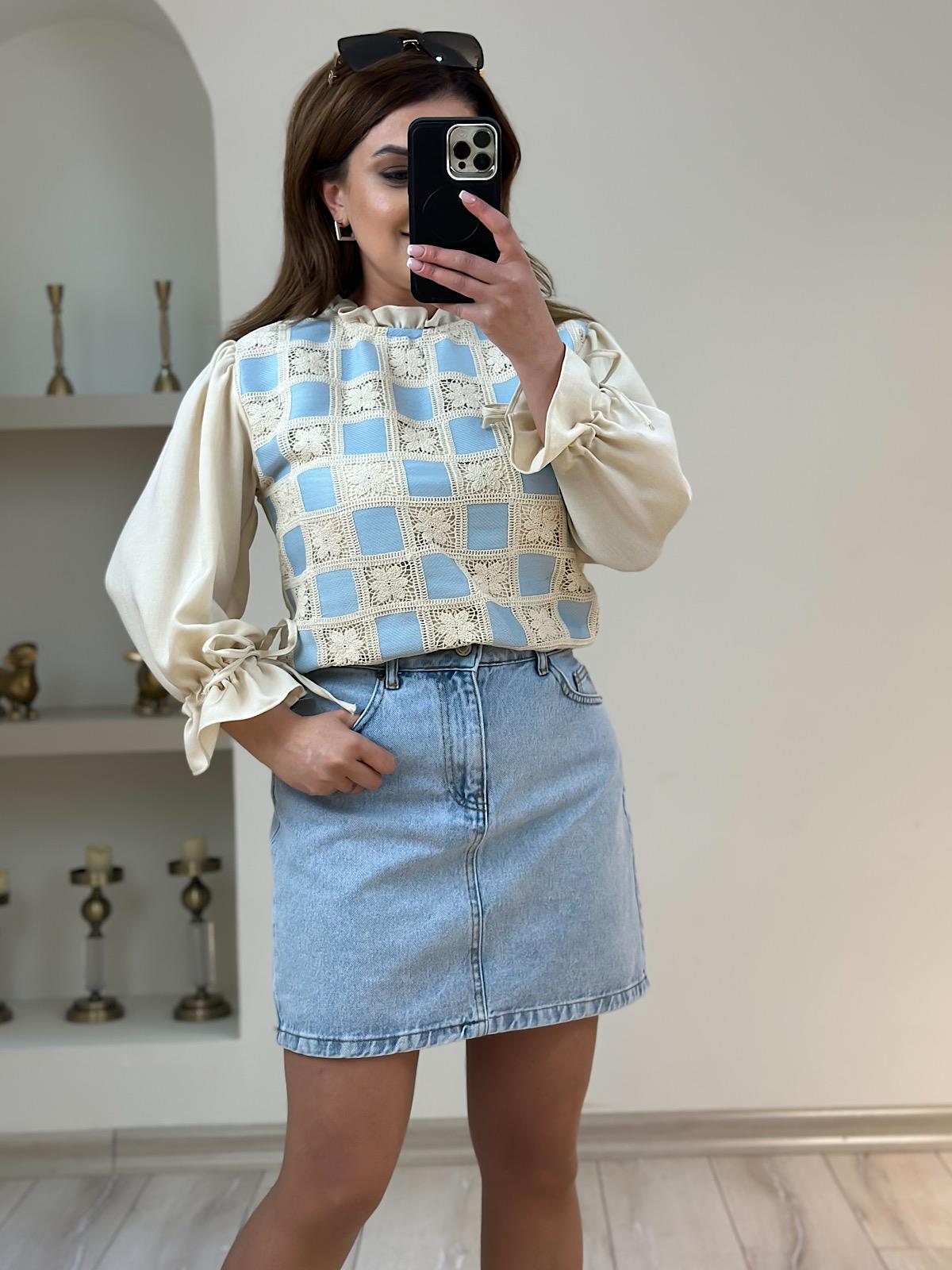Kolları Büzgülü Dantel Detaylı Bluz MAVİ