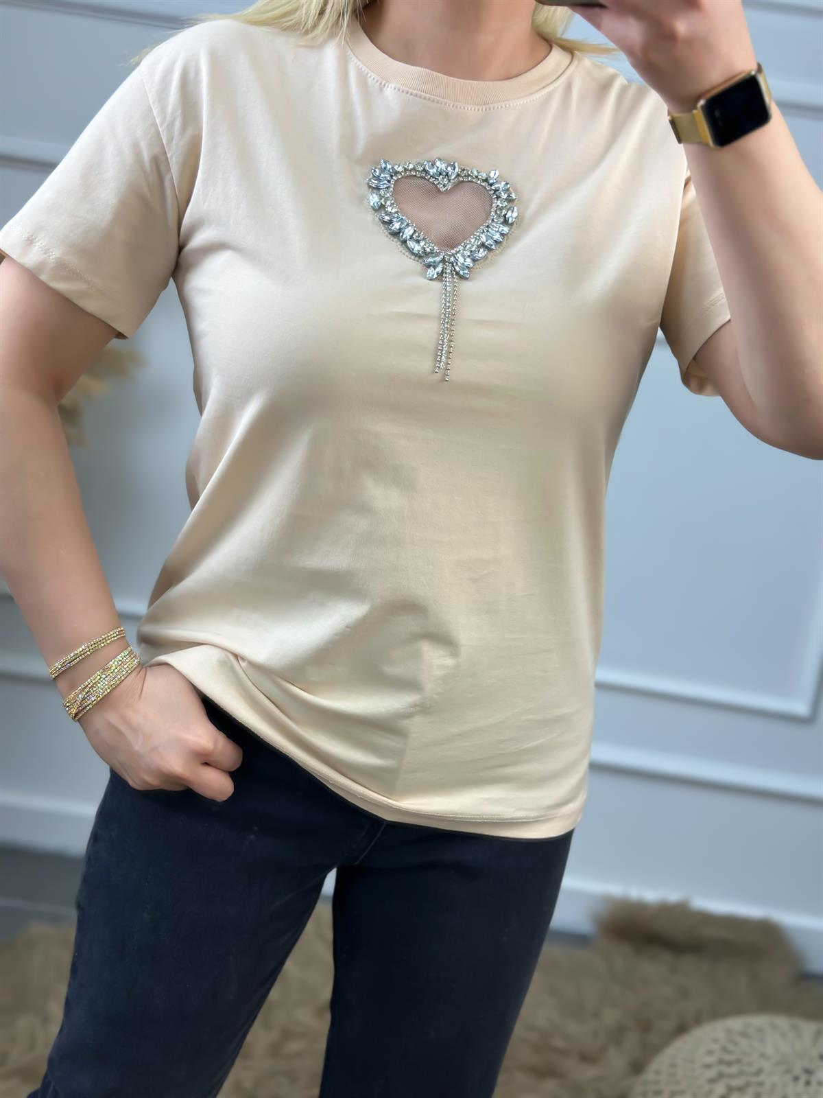 Önü Açık Kalpli Taşlı Tshirt BEJ