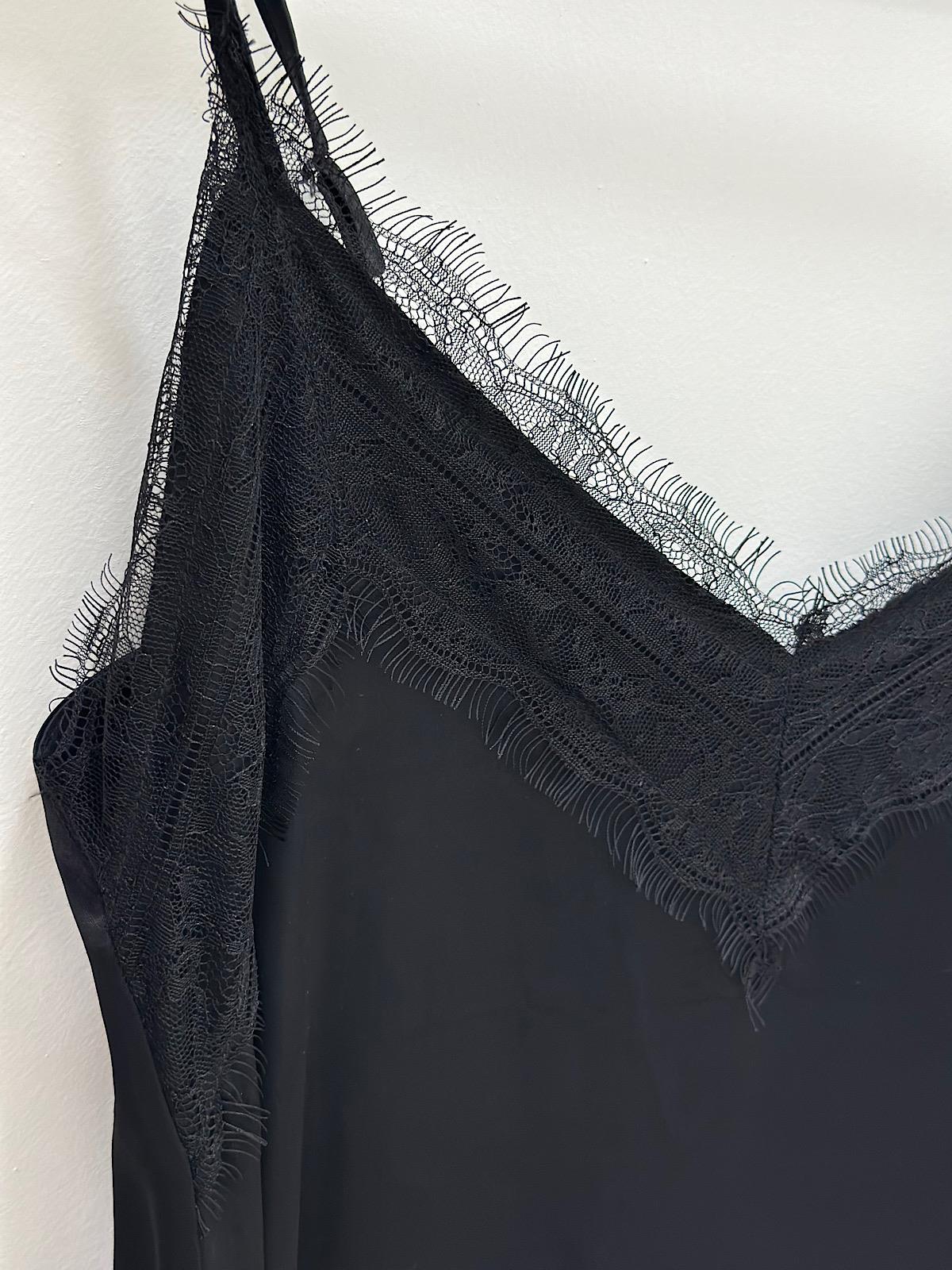 Önü Danteli Asklı Saten Atlet SİYAH