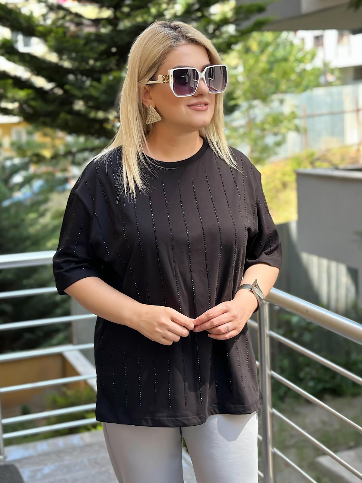 Önü Serpme Taşlı Tshırt SİYAH