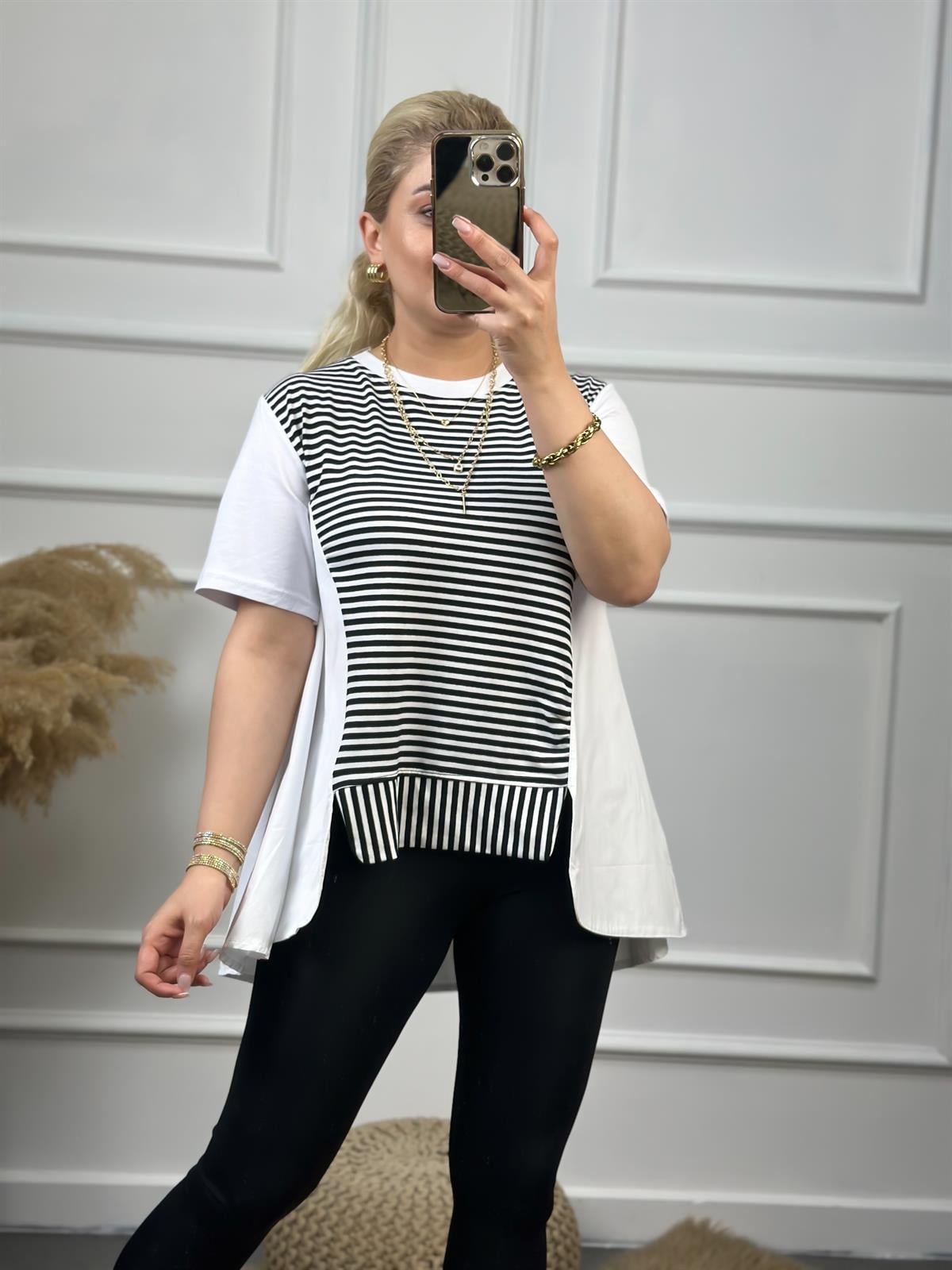 Önü Yırtmaçlı Poplin Detay Çizgili Tshirt BEYAZ