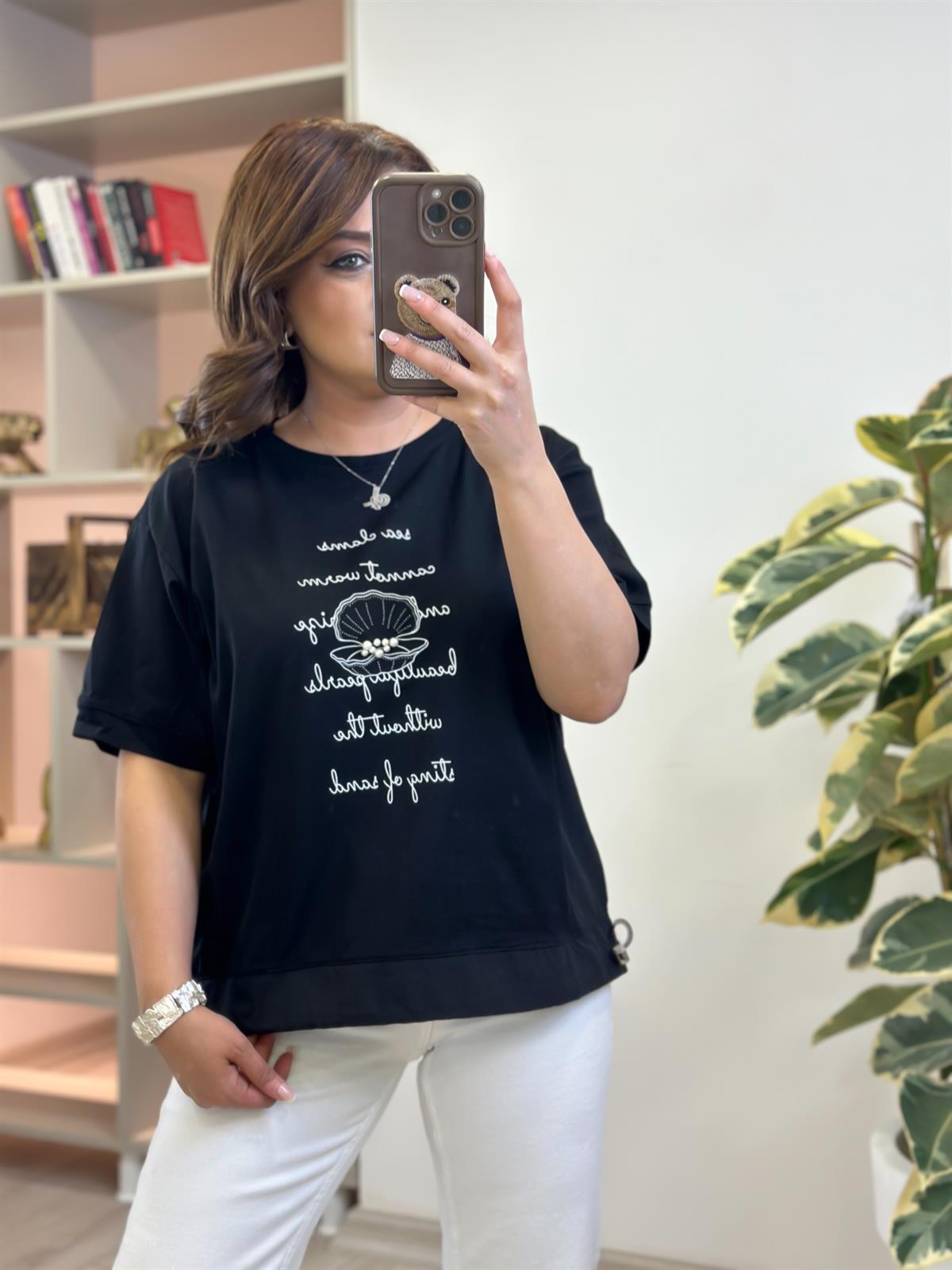 Oversize Eteği Büzgü Detaylı Yazı basklı Tshirt SİYAH