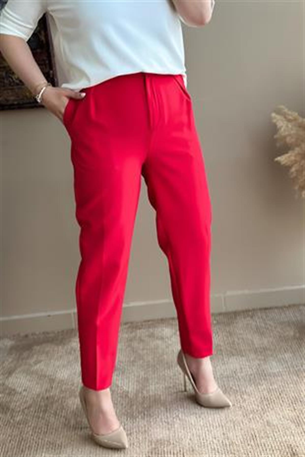Pile Detaylı Jogger Pantolon KIRMIZI
