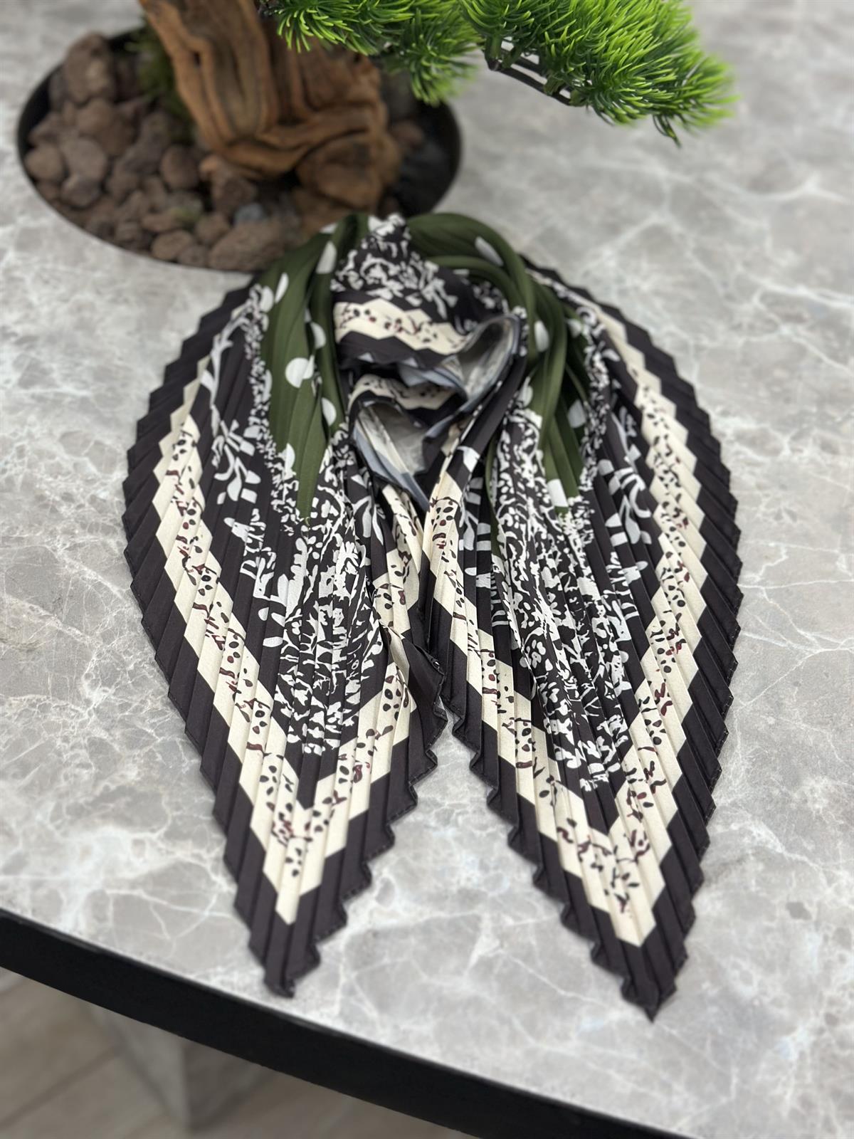 Piliseli Desenli Fular HAKİ