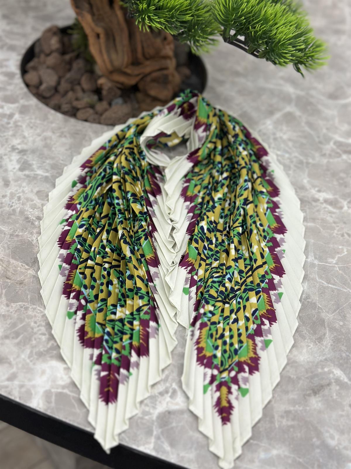 Piliseli Desenli Fular YEŞİL