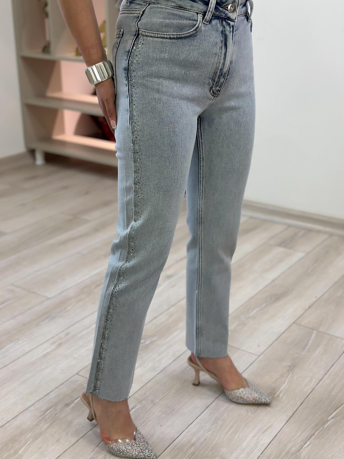 Şerit Taşlı Mom Fit Kot Pantolon BUZ MAVİ