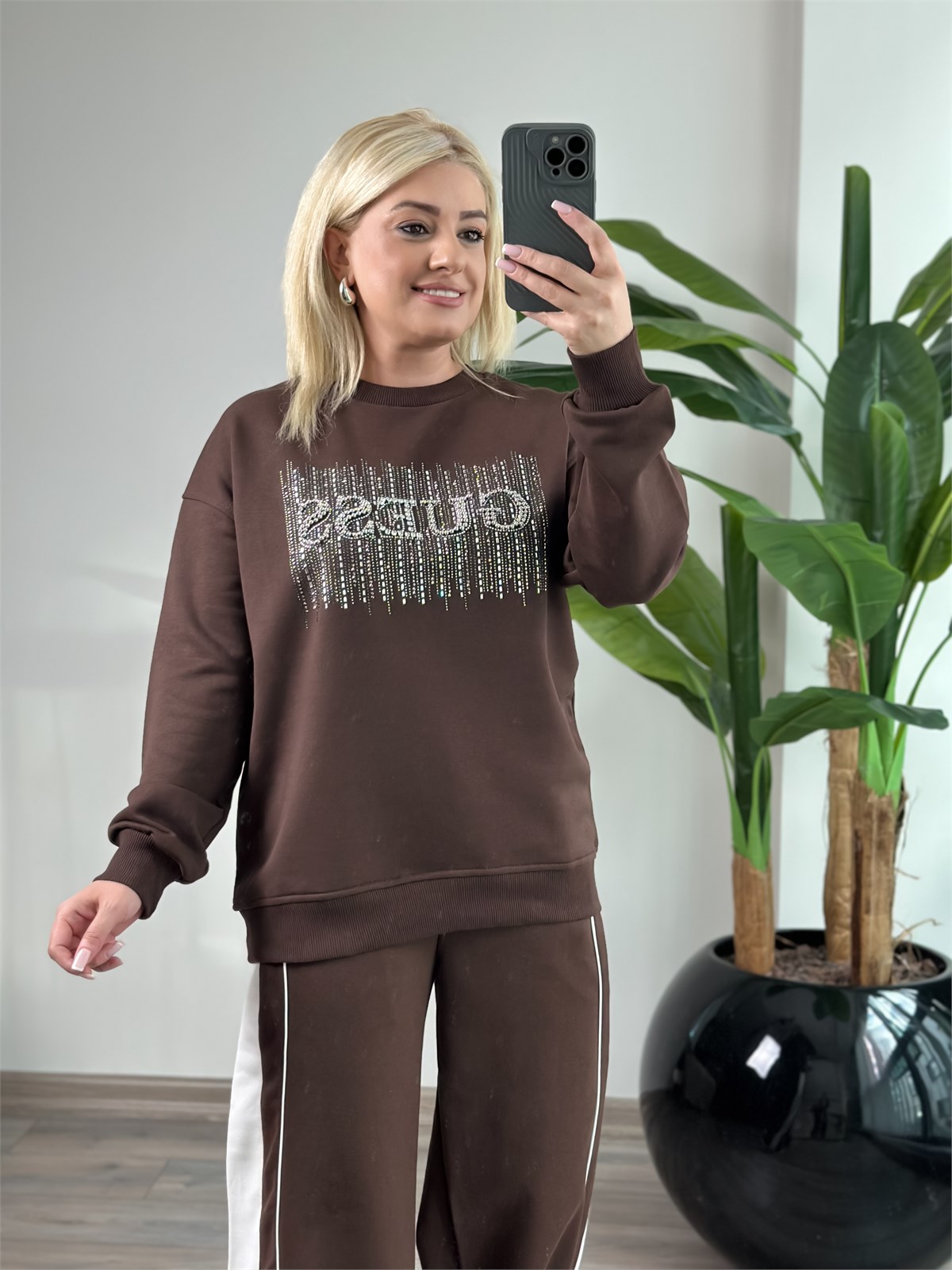 Taş İşlemeli Yazı Baskılı Sweatshirt KAHVE