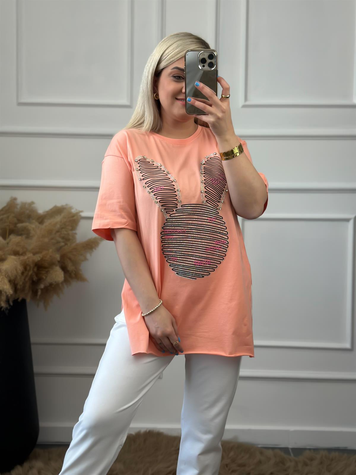 Tavşan Figürlü Taş İşleme Yanları Yırtmaçlı Tshirt SOMON