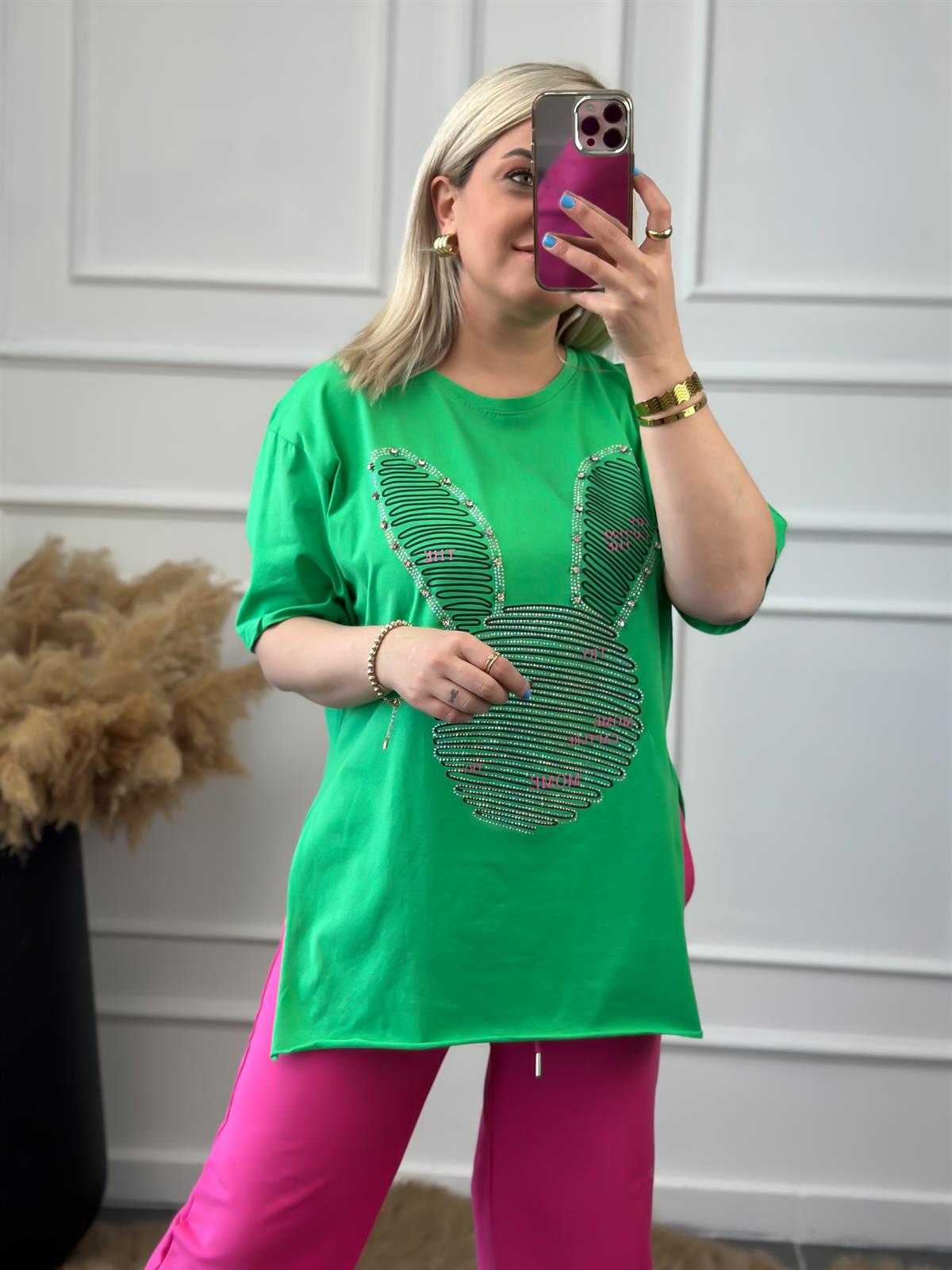 Tavşan Figürlü Taş İşleme Yanları Yırtmaçlı Tshirt YEŞİL