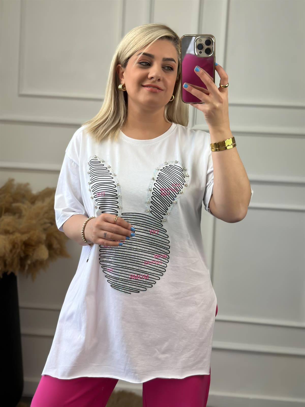 Tavşan Figürlü Taş İşleme Yanları Yırtmaçlı Tshirt BEYAZ