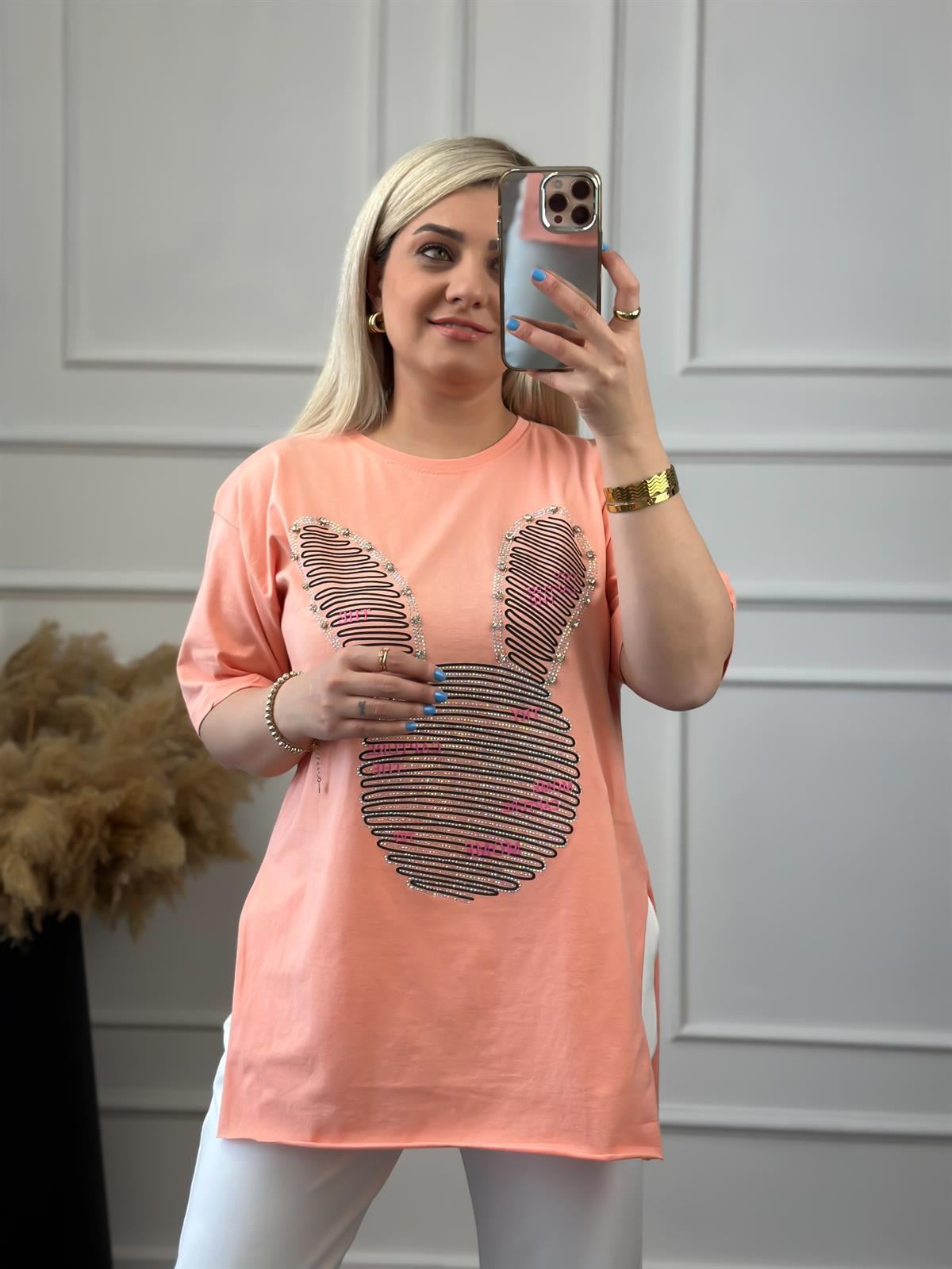 Tavşan Figürlü Taş İşleme Yanları Yırtmaçlı Tshirt SOMON