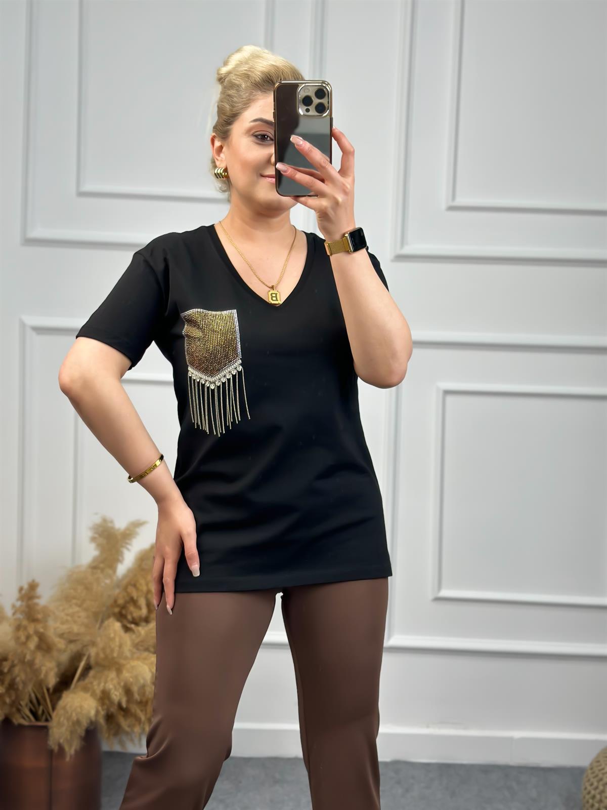 V Yaka Cebi Taşlı Tshirt SİYAH