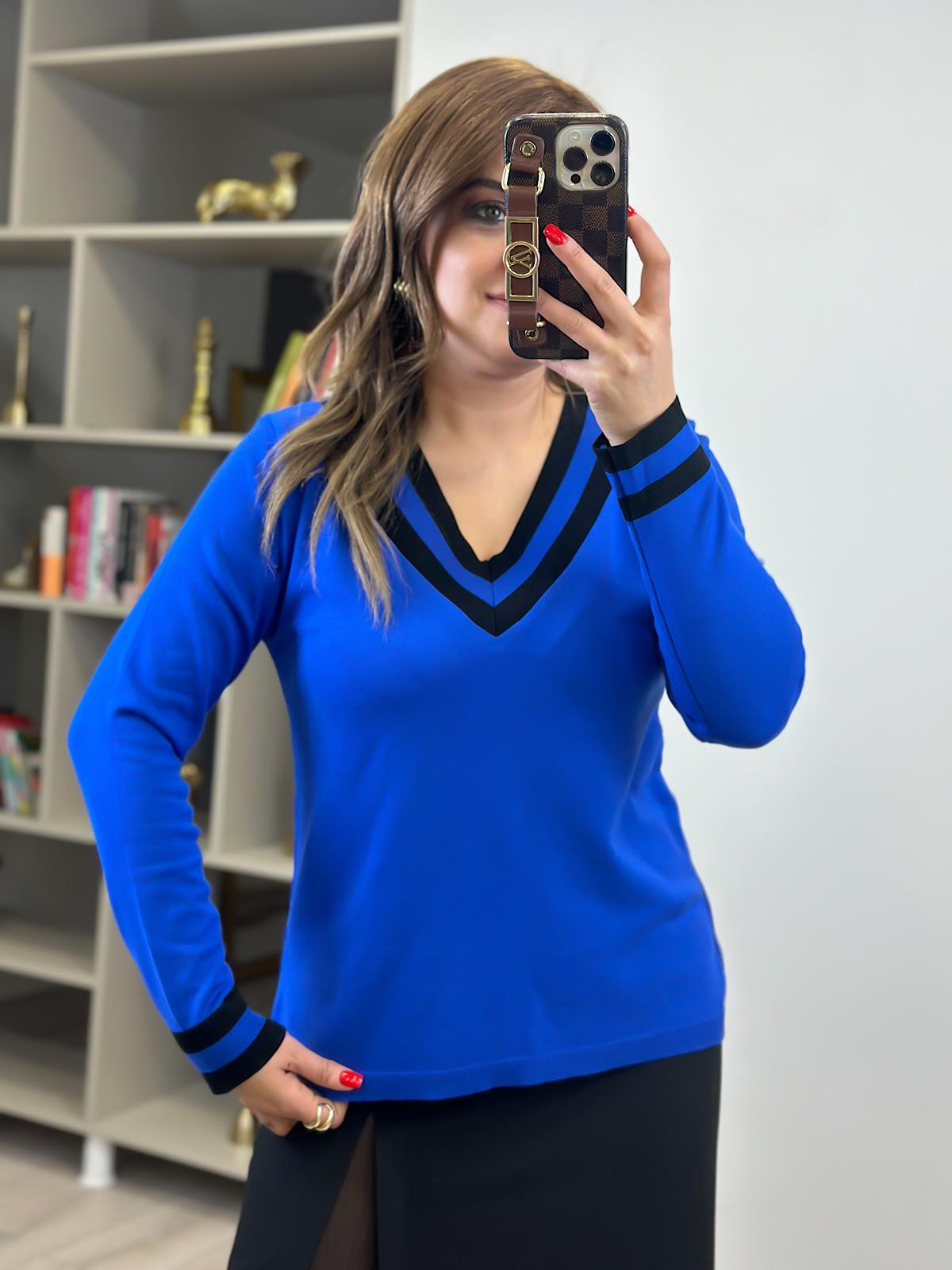 V Yaka Çizgili Özel Triko SAKS