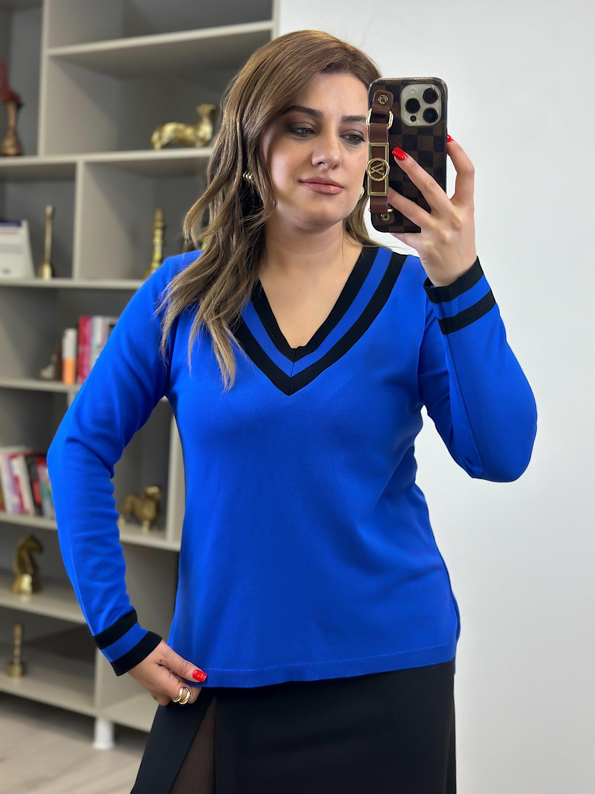 V Yaka Çizgili Özel Triko SAKS