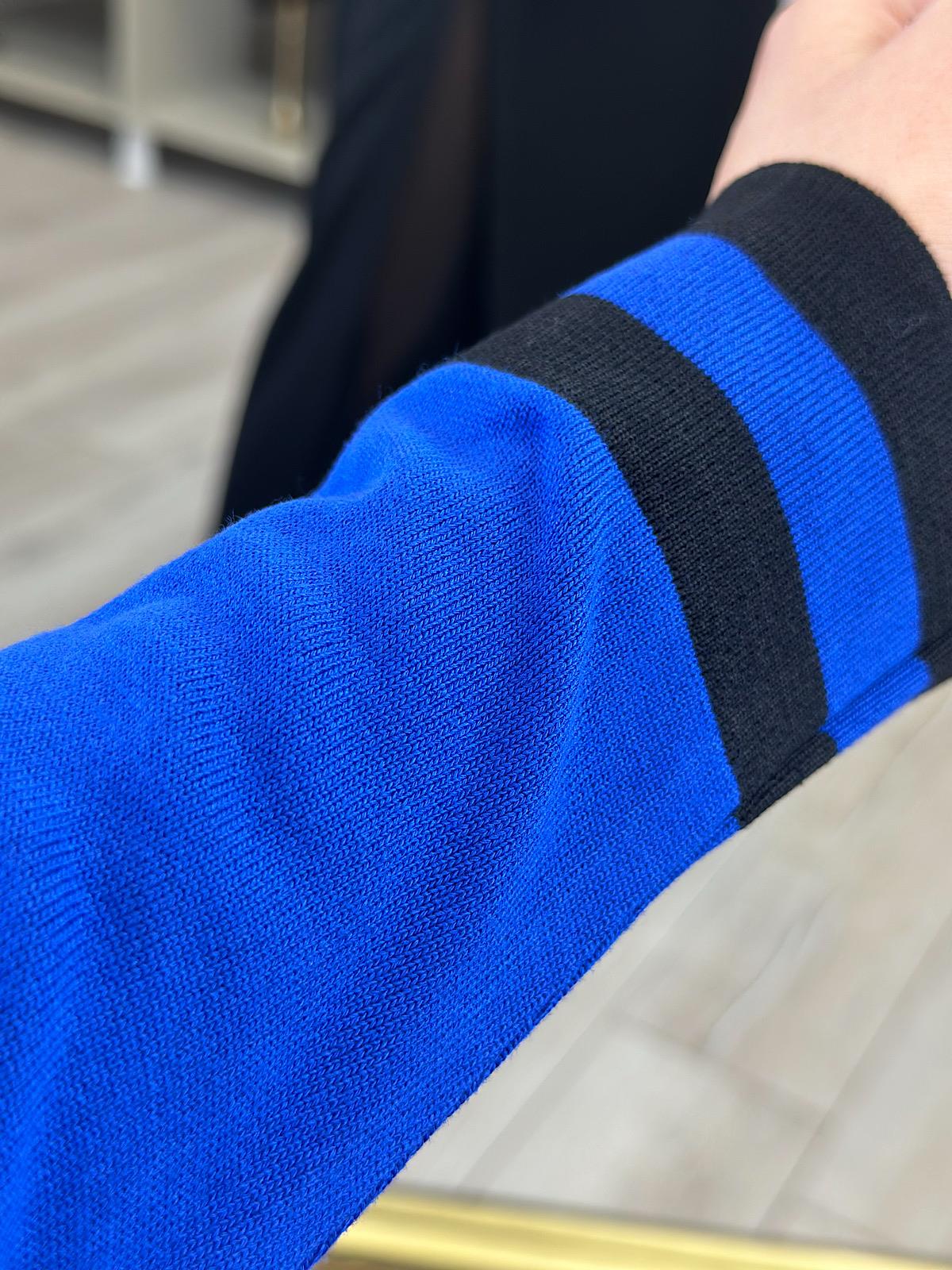 V Yaka Çizgili Özel Triko SAKS