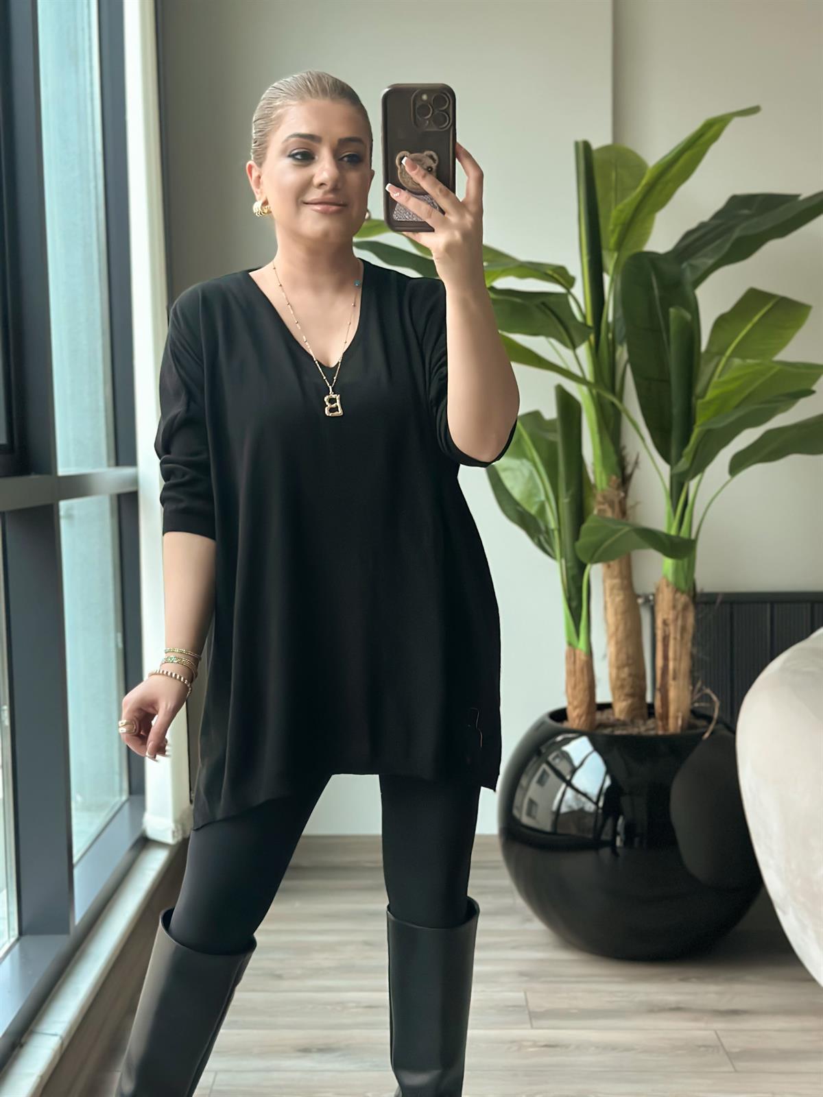 V Yaka Yarım Kol Triko SİYAH