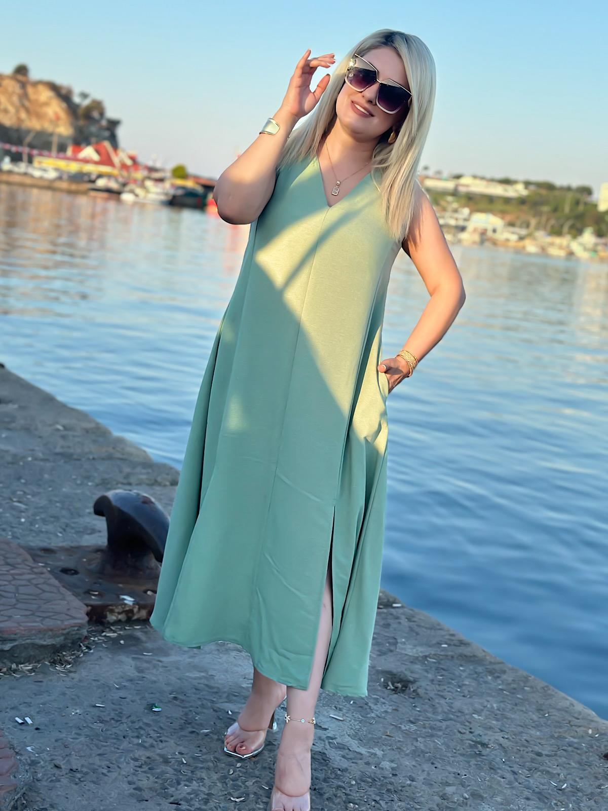 V Yaka Yırtmaçlı Keten Elbise Mint