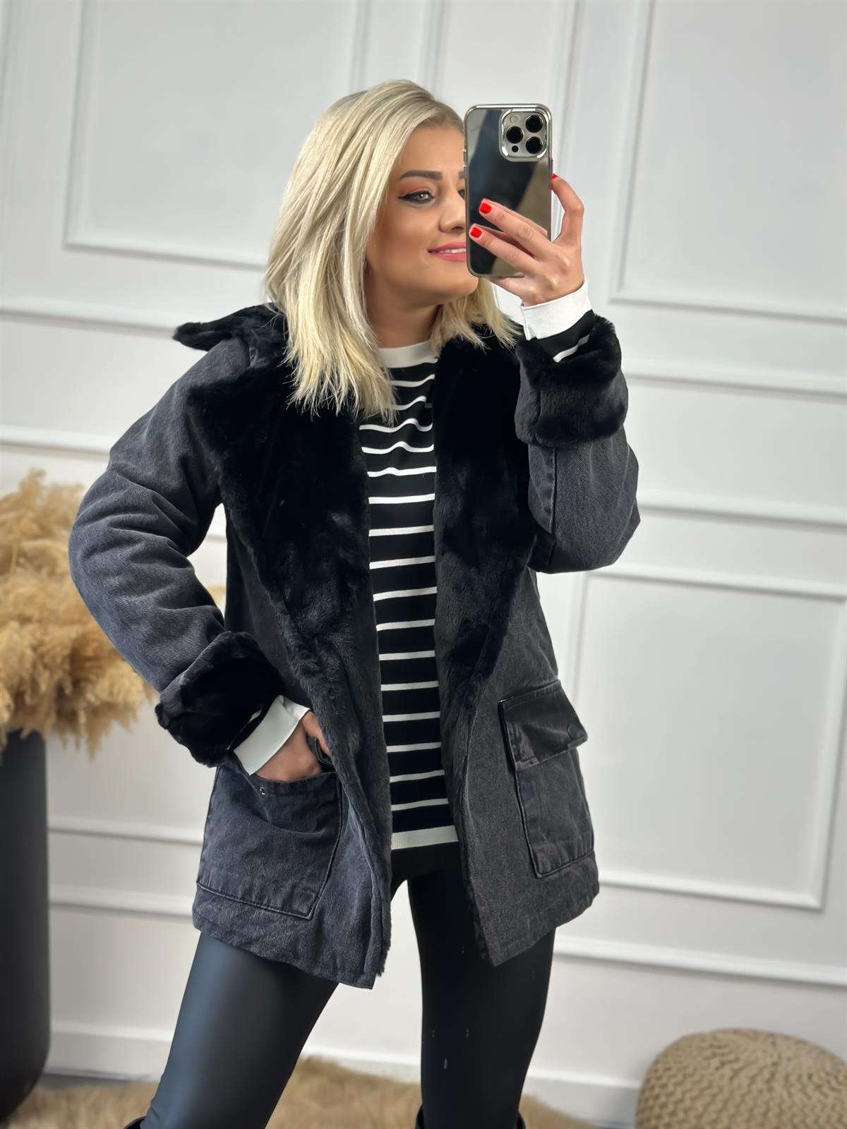 Versoft Düğme Detaylı Kürklü Kot Mont SİYAH