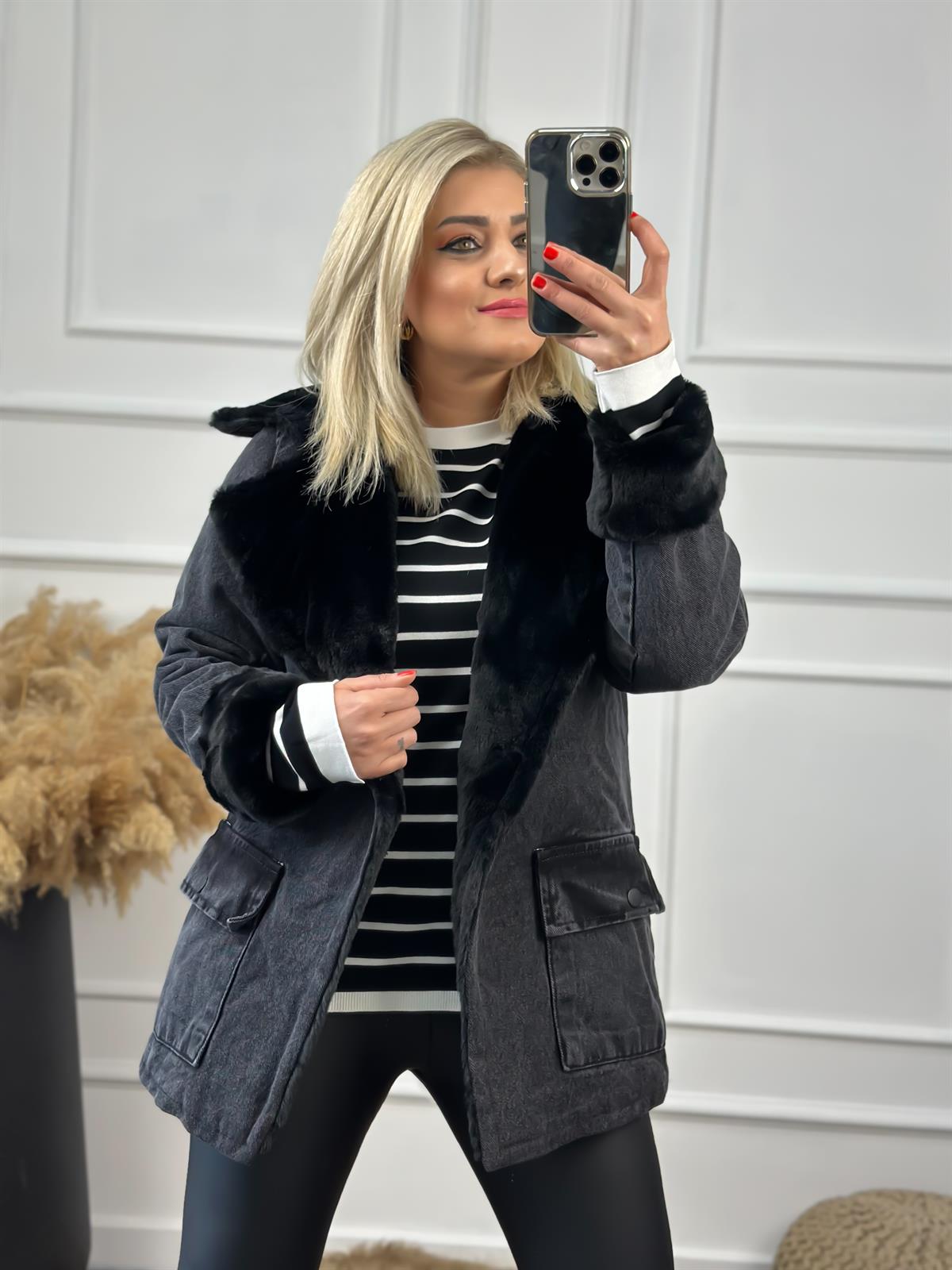 Versoft Düğme Detaylı Kürklü Kot Mont SİYAH