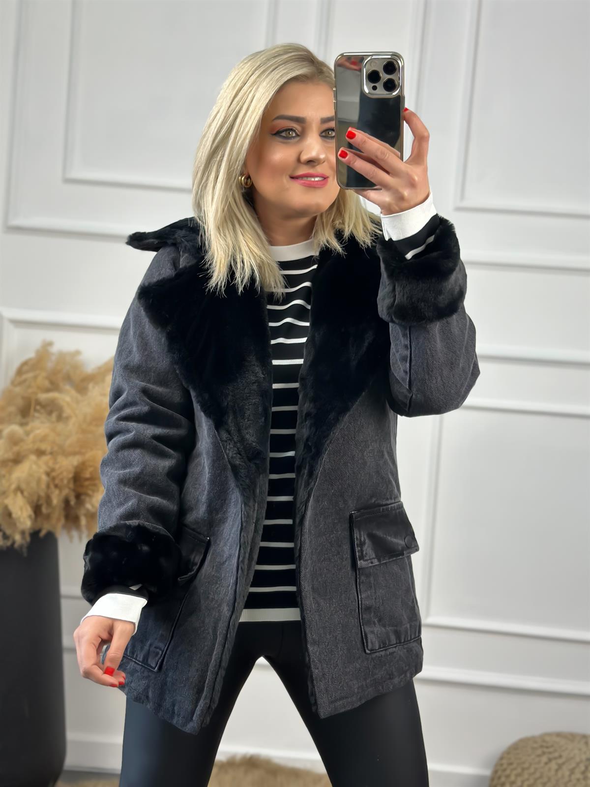 Versoft Düğme Detaylı Kürklü Kot Mont SİYAH