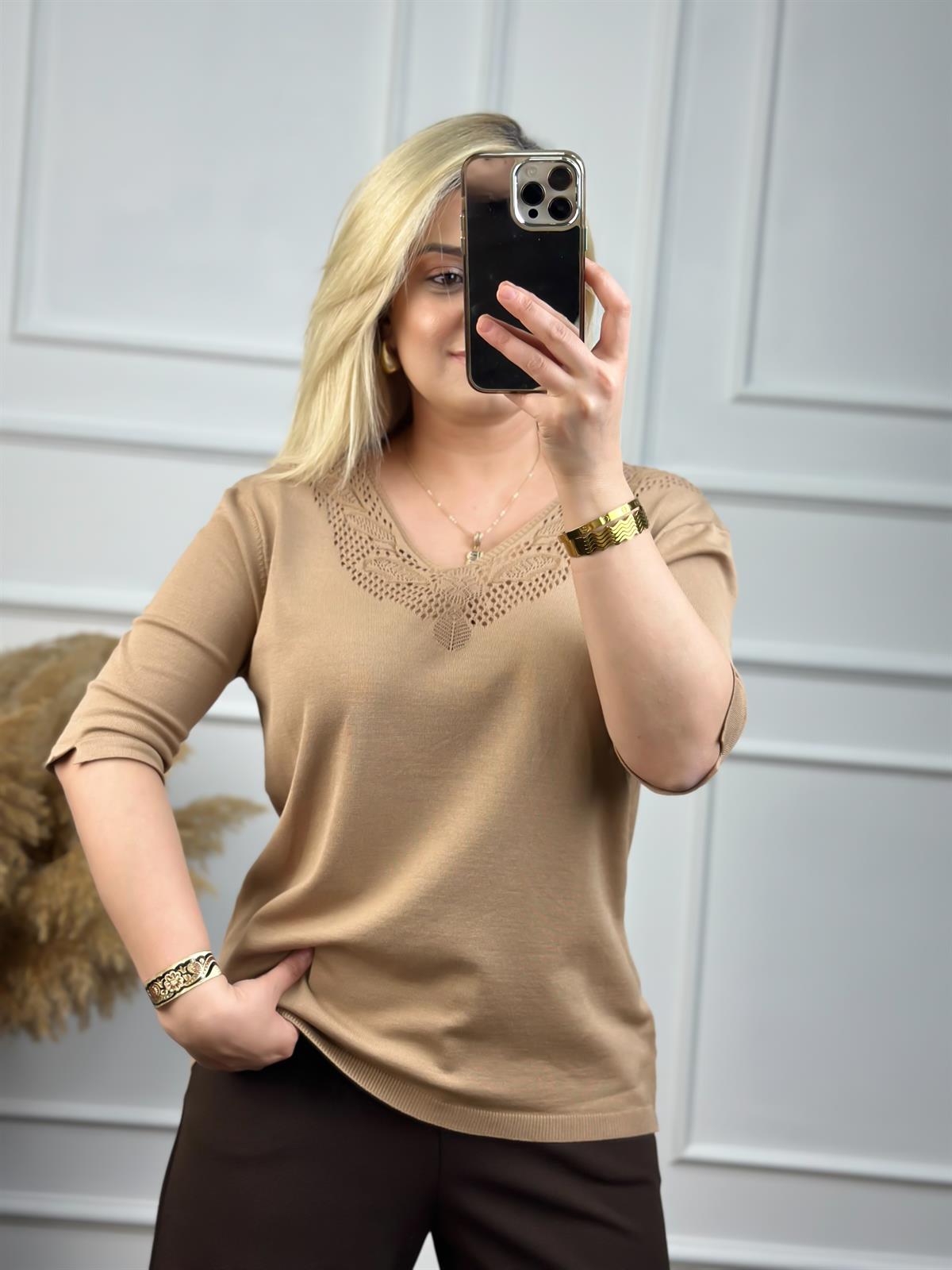 Yaka Detaylı Kısa  Kol Bluz CAMEL