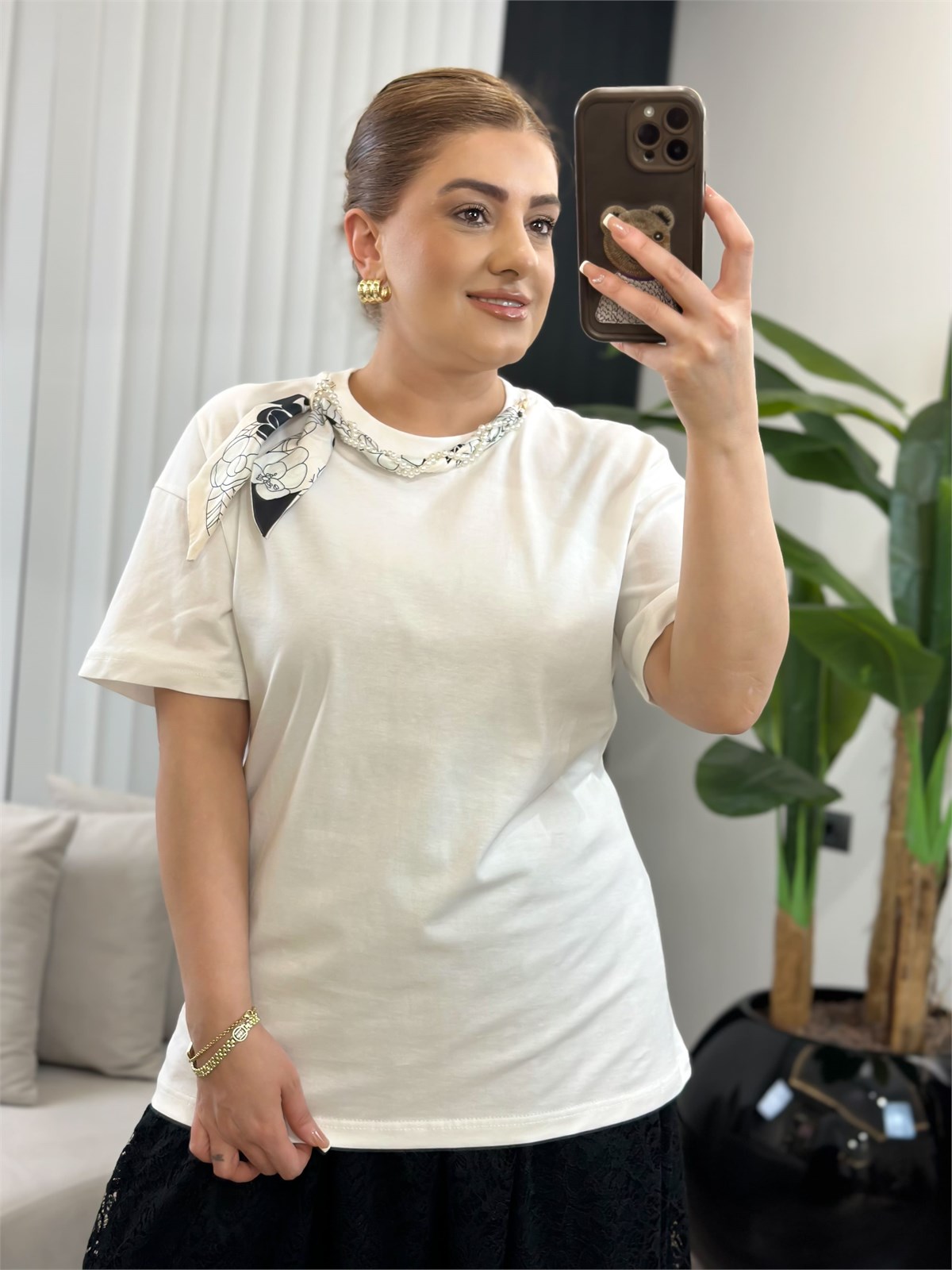 Yaka İncili Fularlı Pamuk Penye Tshirt EKRU