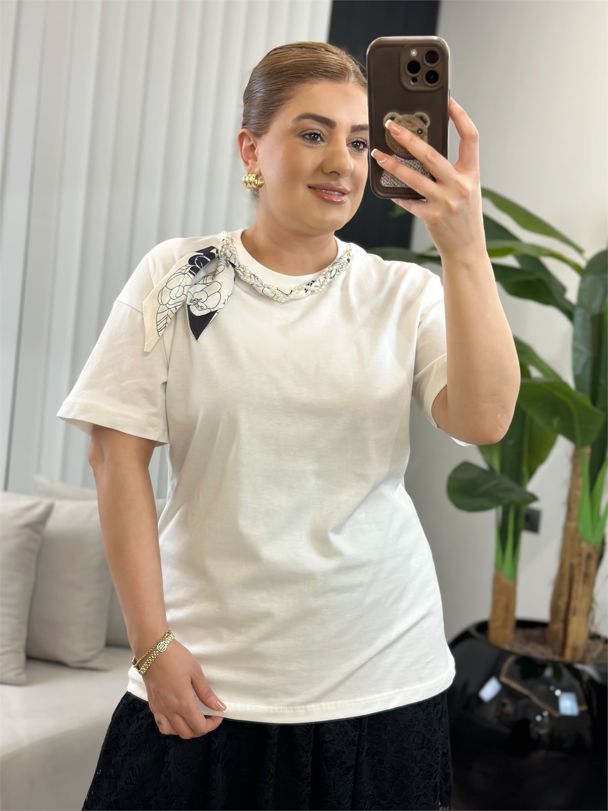 Yaka İncili Fularlı Pamuk Penye Tshirt EKRU