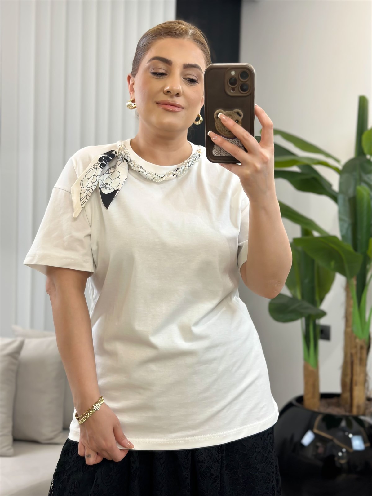 Yaka İncili Fularlı Pamuk Penye Tshirt EKRU