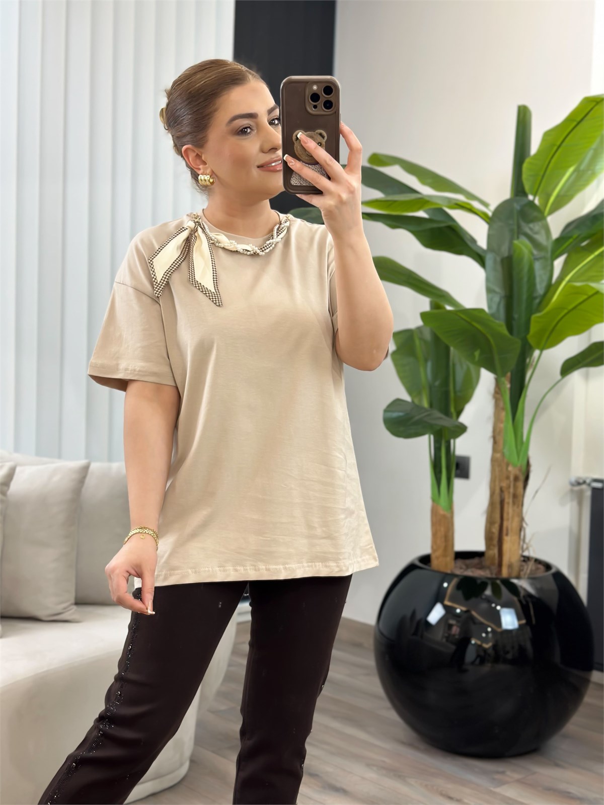 Yaka İncili Fularlı Pamuk Penye Tshirt BEJ