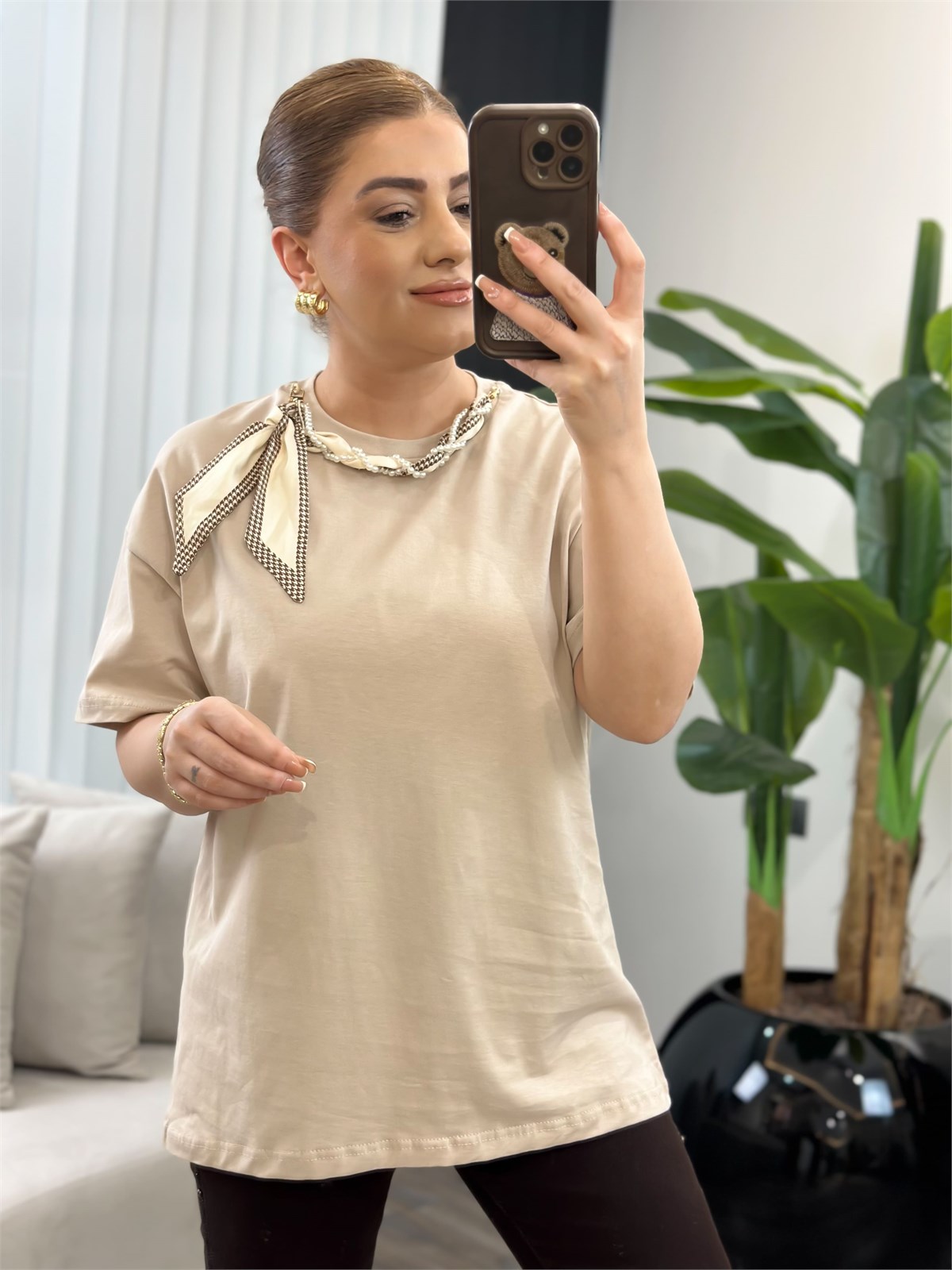 Yaka İncili Fularlı Pamuk Penye Tshirt BEJ